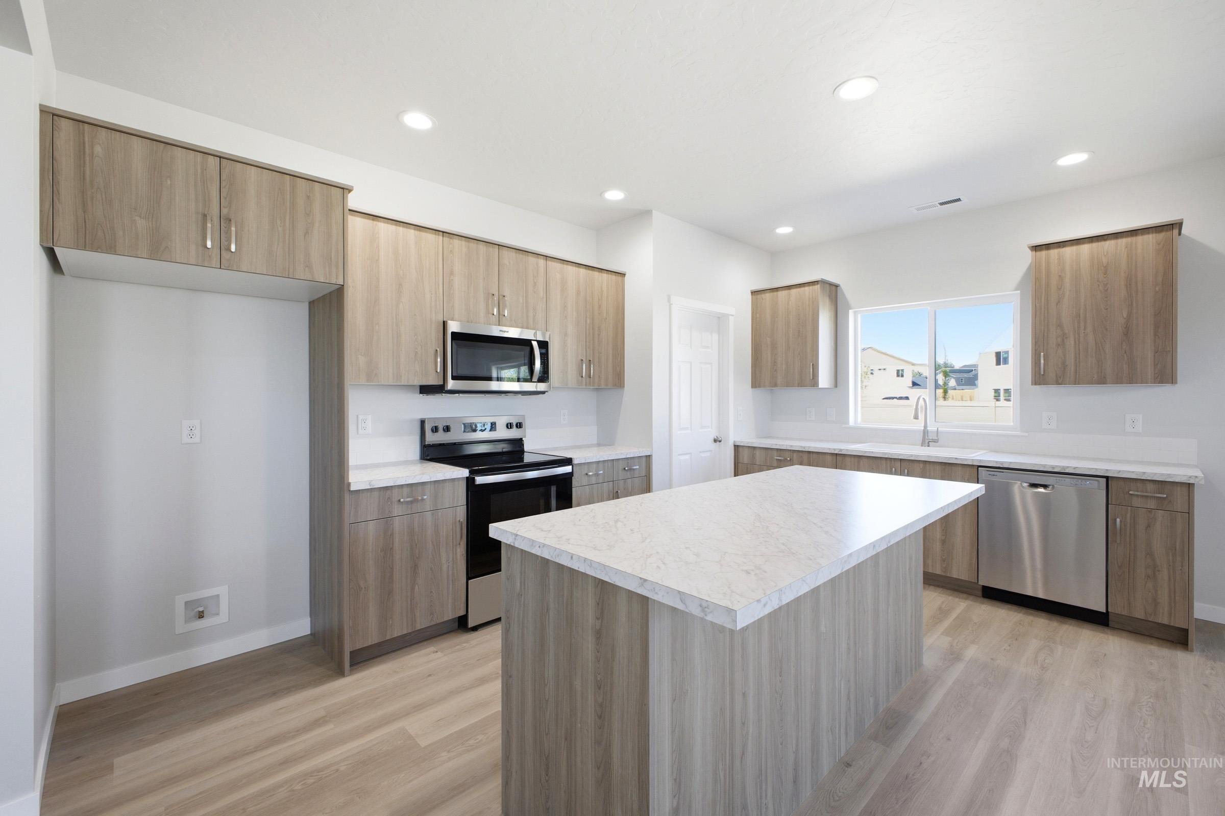 2519 W Fallon Lp, Nampa, Idaho 83651, 3 Bedrooms, 2.5 Bathrooms, Residential For Sale, Price $429,990, 98985544