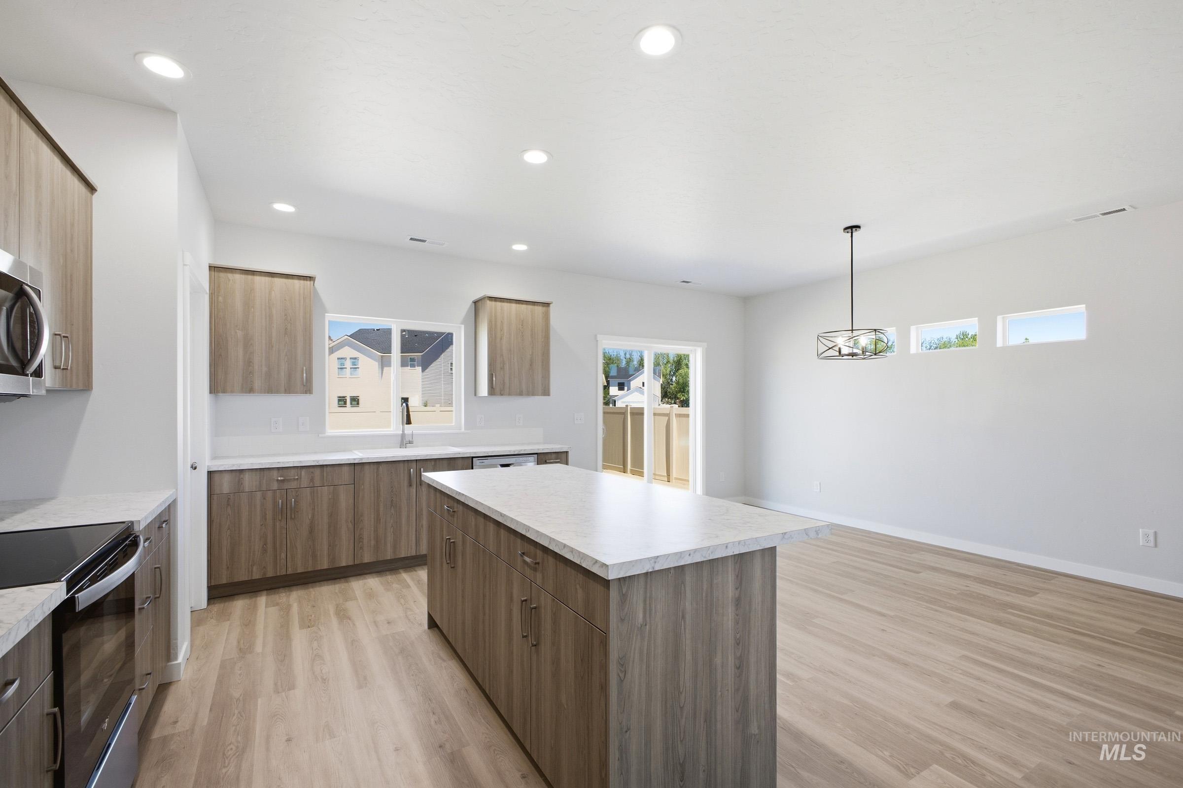 2519 W Fallon Lp, Nampa, Idaho 83651, 3 Bedrooms, 2.5 Bathrooms, Residential For Sale, Price $429,990, 98985544