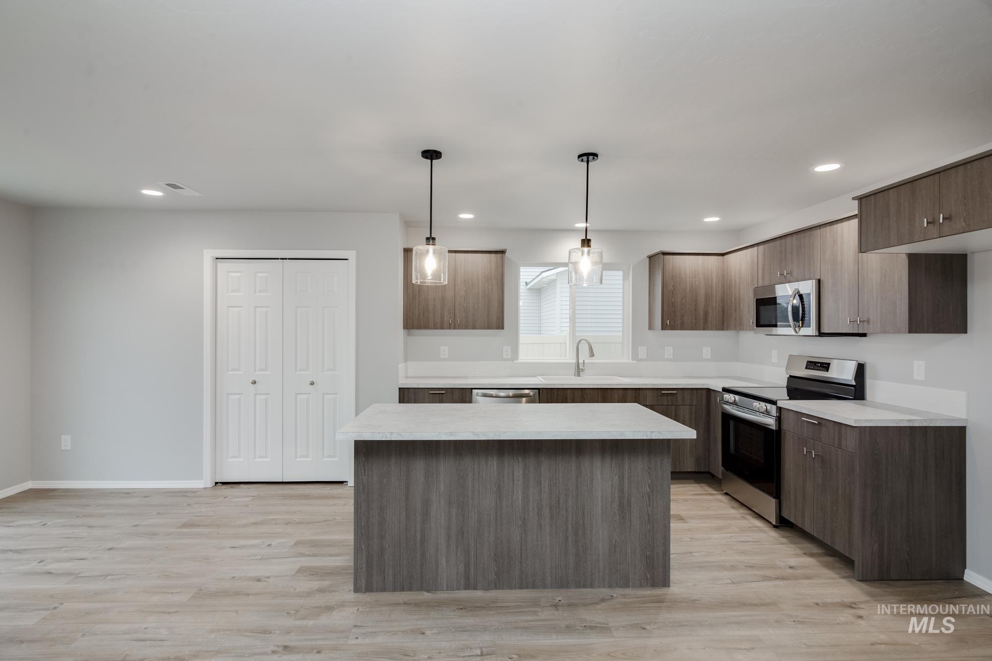 2990 S Maple Ranch Way, Nampa, Idaho 83686, 5 Bedrooms, 3 Bathrooms, Residential For Sale, Price $484,990, 98985551