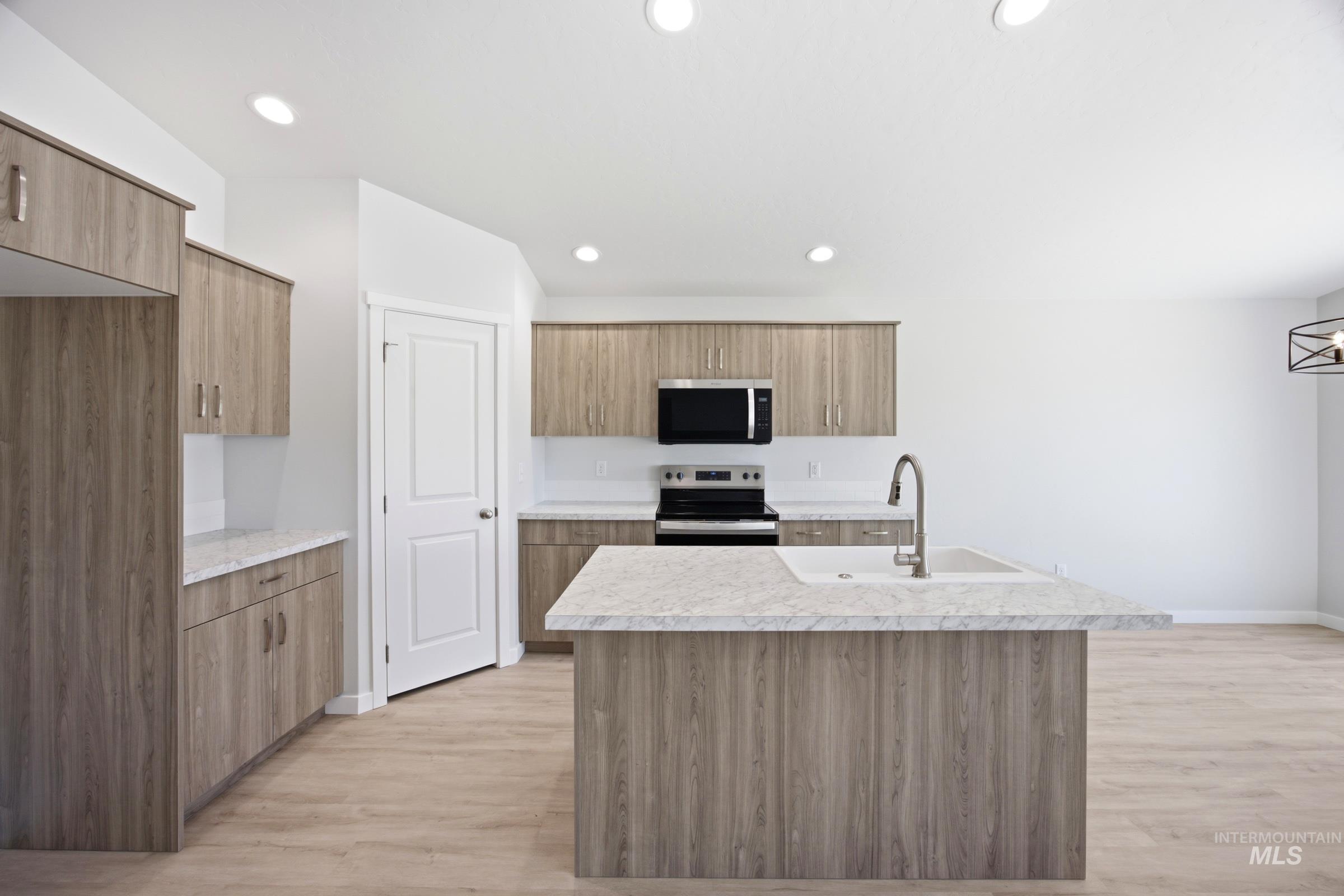 16680 N Shorthorn Lp, Nampa, Idaho 83651, 3 Bedrooms, 2 Bathrooms, Residential For Sale, Price $404,990, 98985557