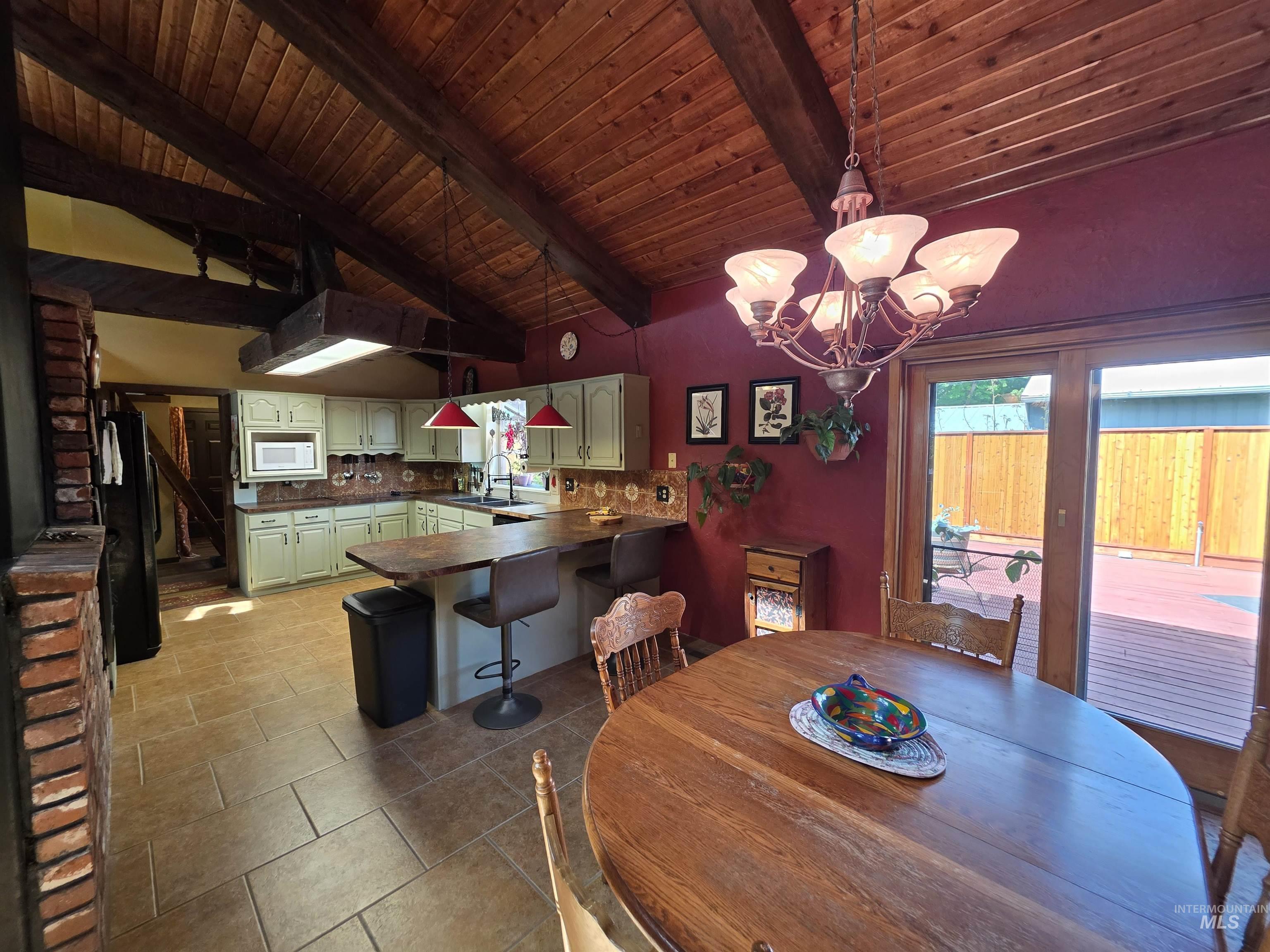 2424 Sunset View Ct, Clarkston, Washington 99403, 3 Bedrooms, 2 Bathrooms, Residential For Sale, Price $489,000,MLS 98985559