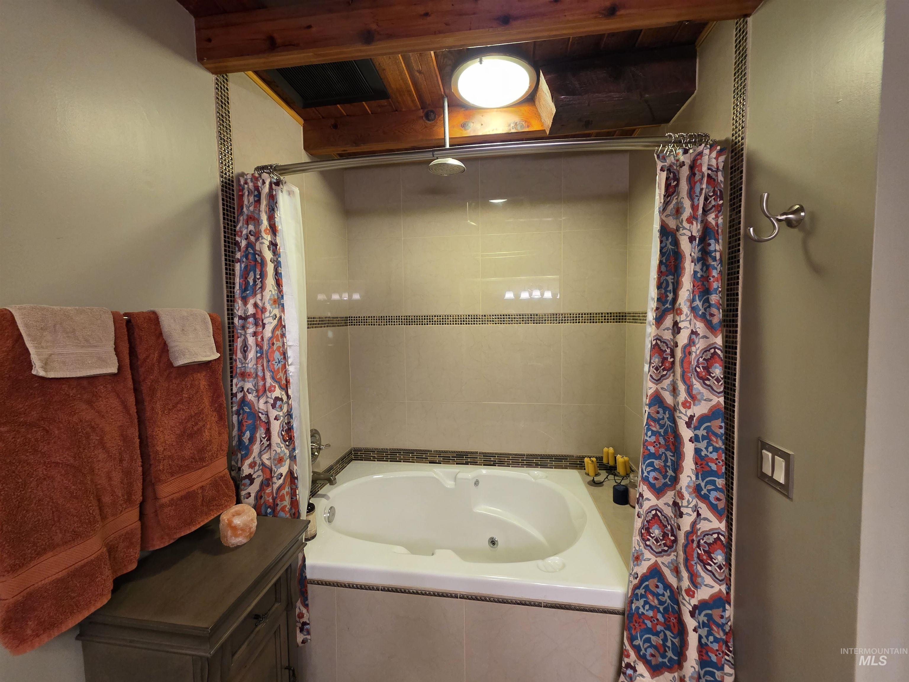 2424 Sunset View Ct, Clarkston, Washington 99403, 3 Bedrooms, 2 Bathrooms, Residential For Sale, Price $489,000,MLS 98985559
