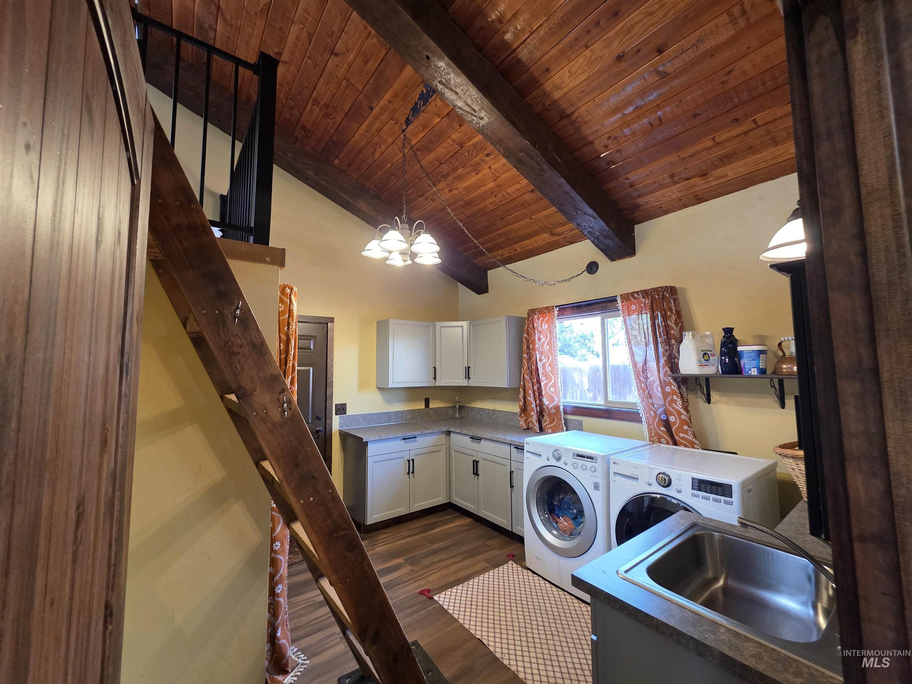 2424 Sunset View Ct, Clarkston, Washington 99403, 3 Bedrooms, 2 Bathrooms, Residential For Sale, Price $489,000,MLS 98985559