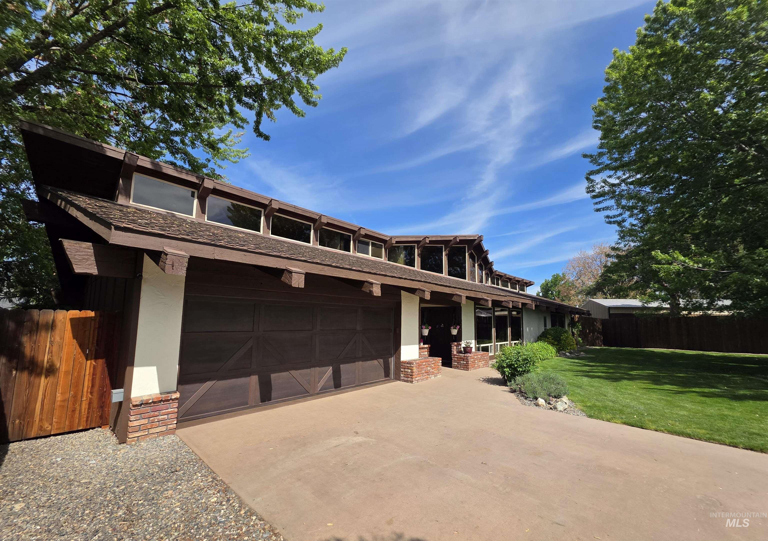 2424 Sunset View Ct, Clarkston, Washington 99403, 3 Bedrooms, 2 Bathrooms, Residential For Sale, Price $489,000,MLS 98985559