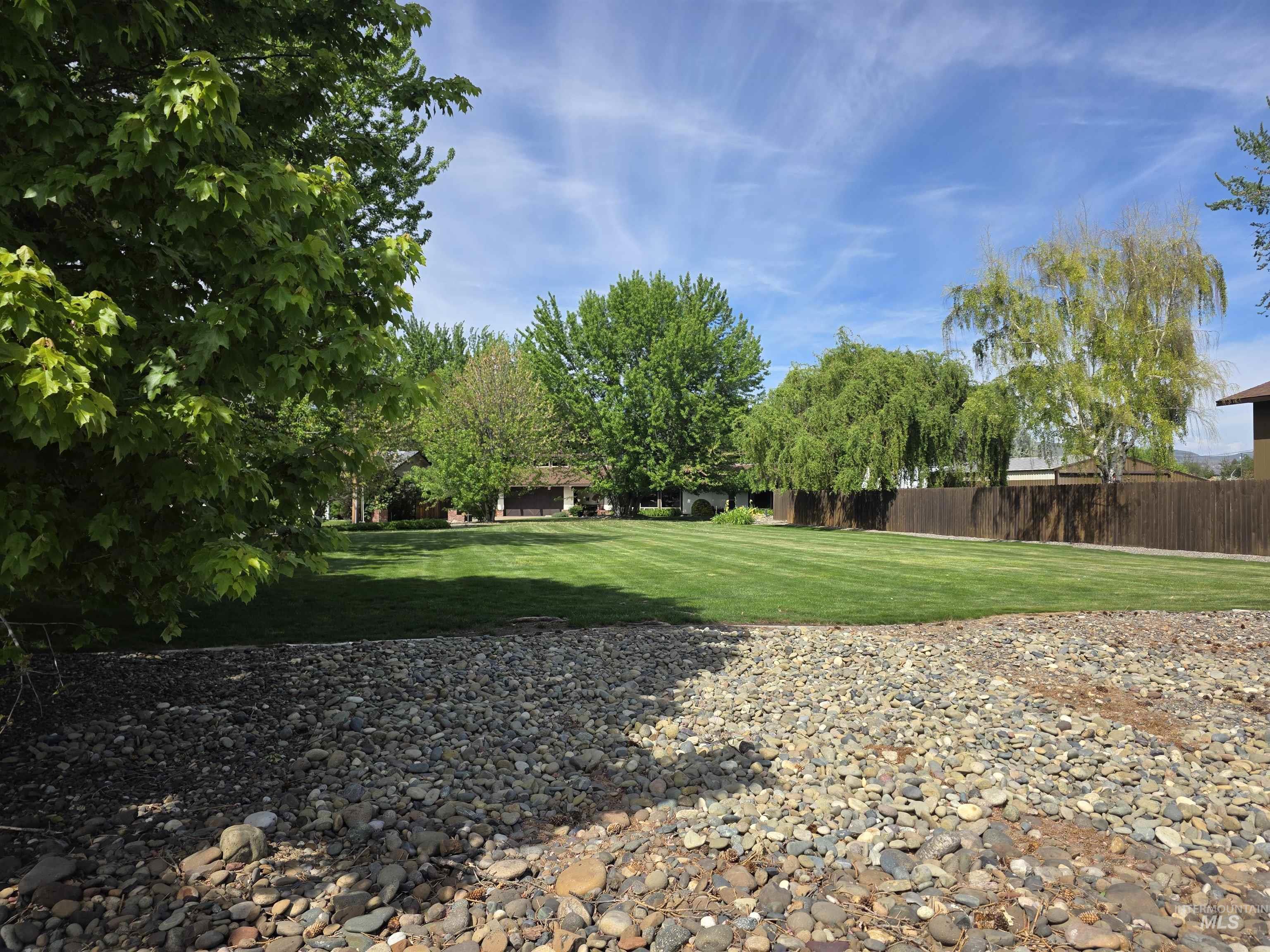 2424 Sunset View Ct, Clarkston, Washington 99403, 3 Bedrooms, 2 Bathrooms, Residential For Sale, Price $489,000,MLS 98985559