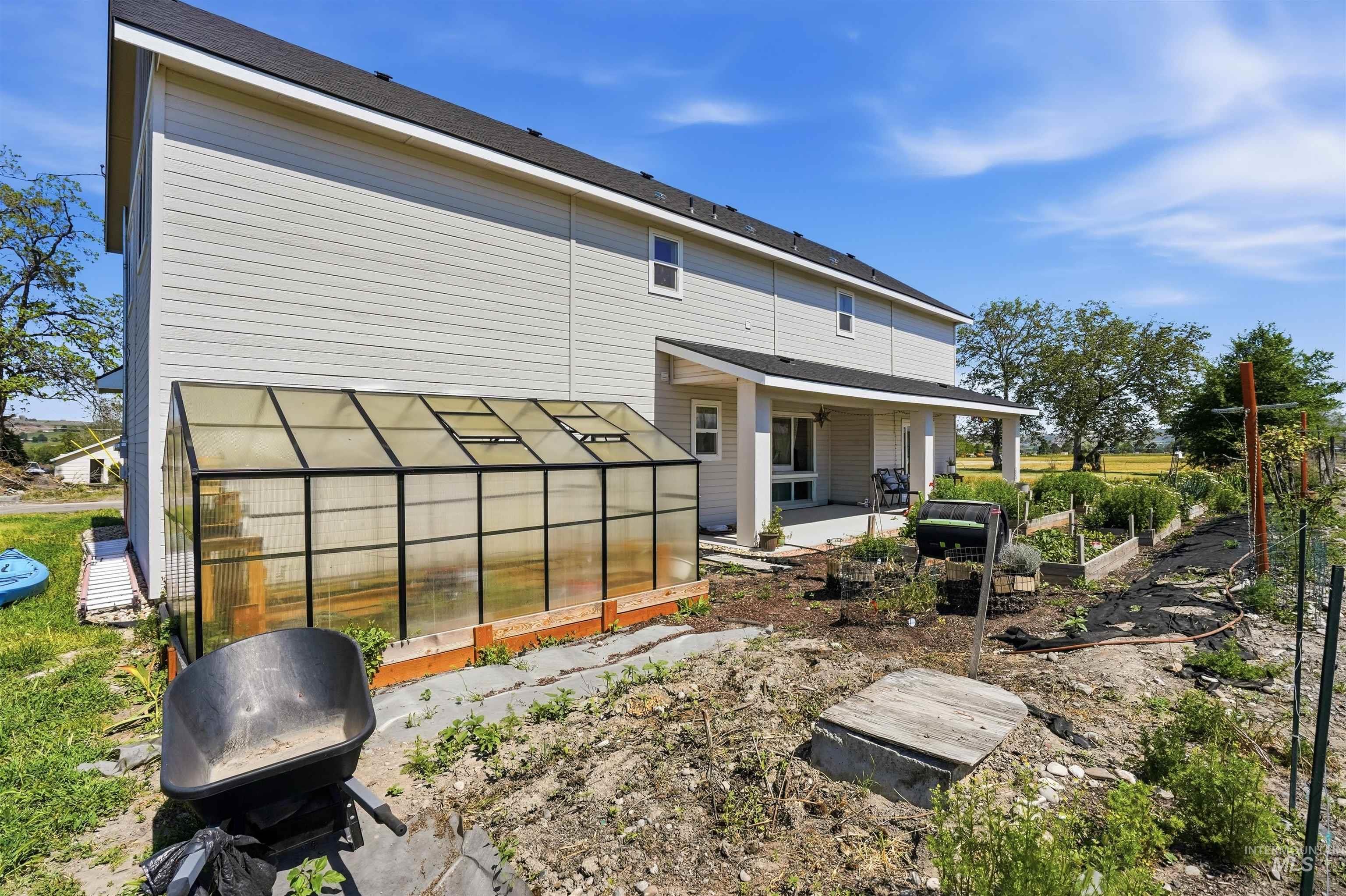 233 Well Rd., Marsing, Idaho 83639, 3 Bedrooms, 2.5 Bathrooms, Residential For Sale, Price $505,000,MLS 98985560