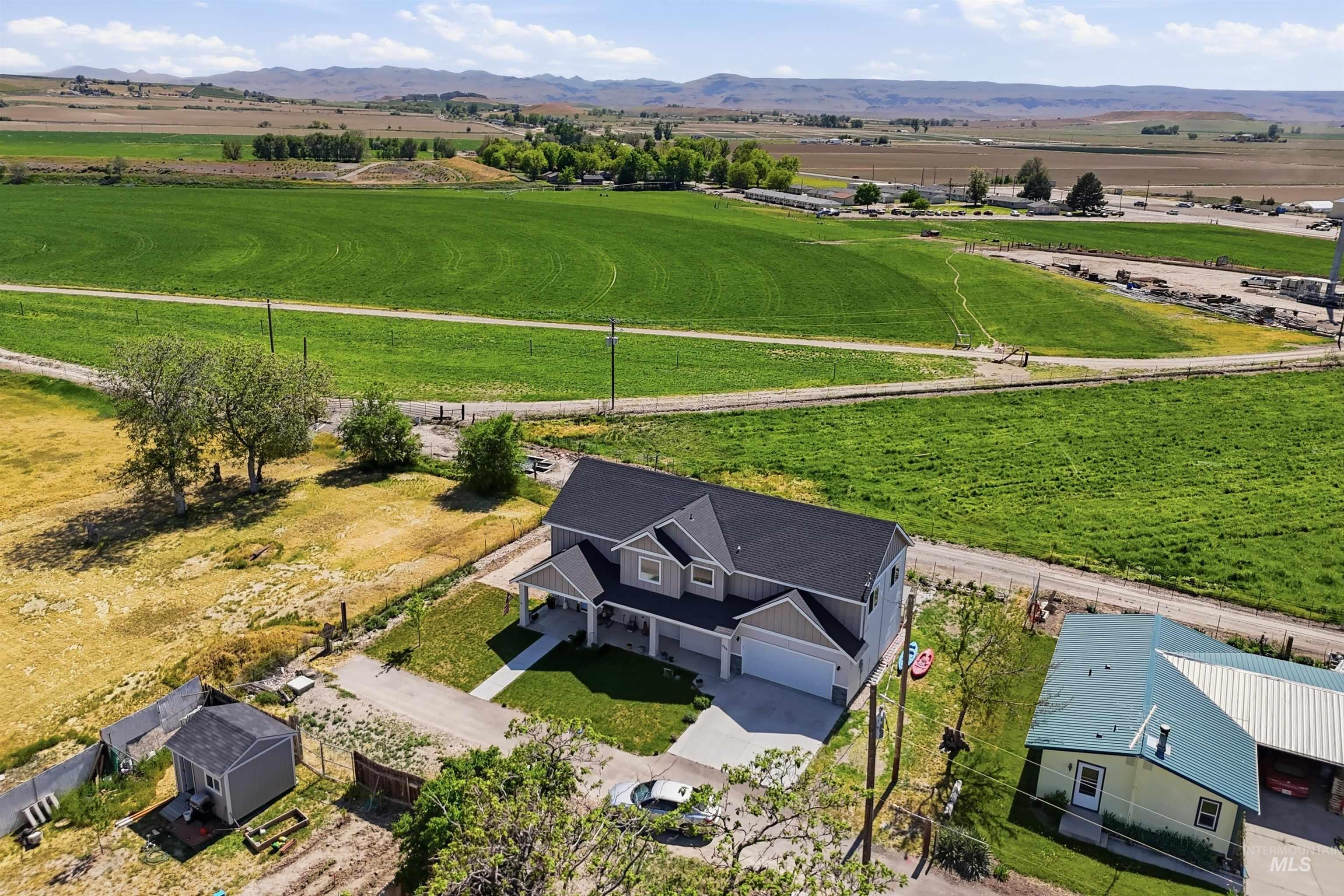 233 Well Rd., Marsing, Idaho 83639, 3 Bedrooms, 2.5 Bathrooms, Residential For Sale, Price $505,000,MLS 98985560