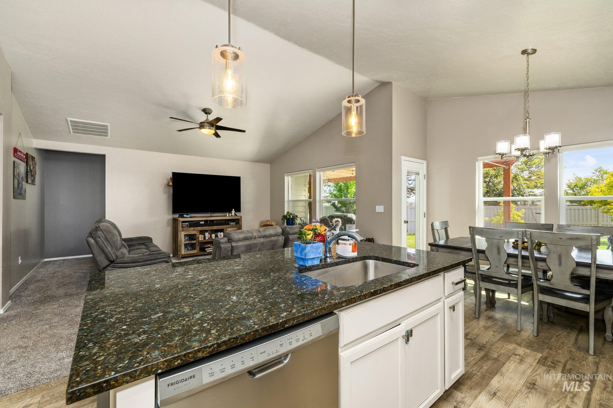 15706 Conley Way, Caldwell, Idaho 83607, 3 Bedrooms, 2 Bathrooms, Residential For Sale, Price $415,000,MLS 98985564