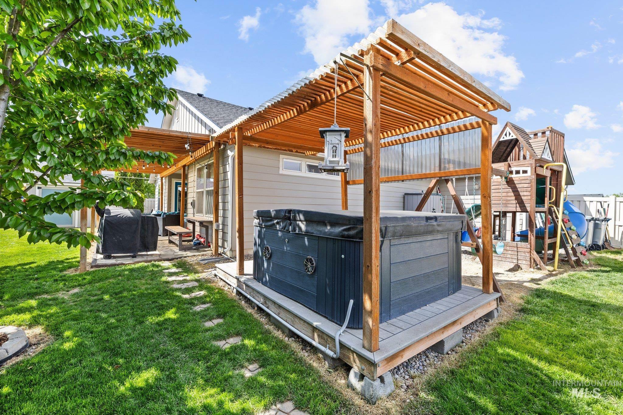15706 Conley Way, Caldwell, Idaho 83607, 3 Bedrooms, 2 Bathrooms, Residential For Sale, Price $415,000,MLS 98985564