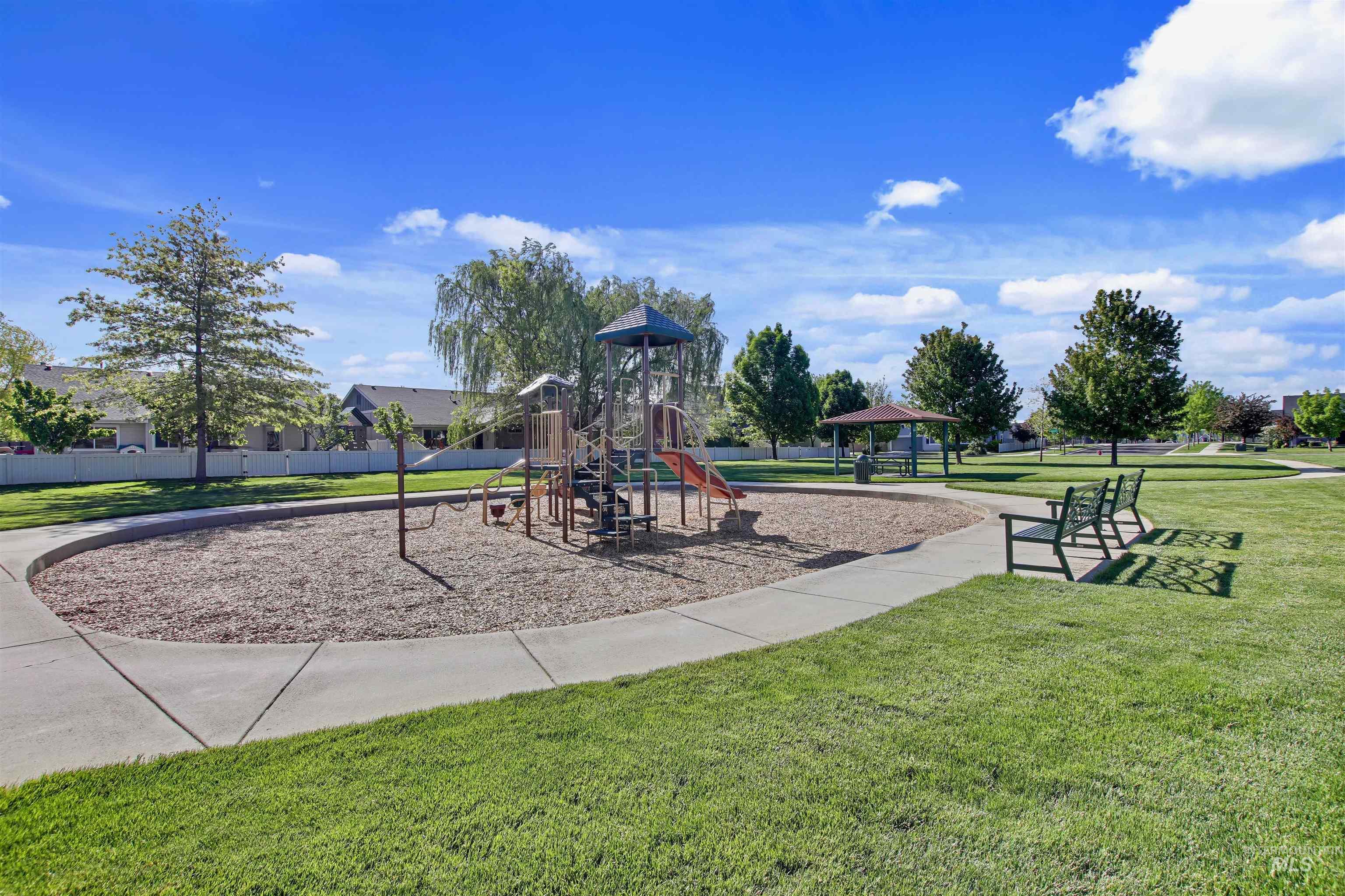 4965 W Torana, Meridian, Idaho 83646, 4 Bedrooms, 2 Bathrooms, Residential For Sale, Price $550,000, 98985565