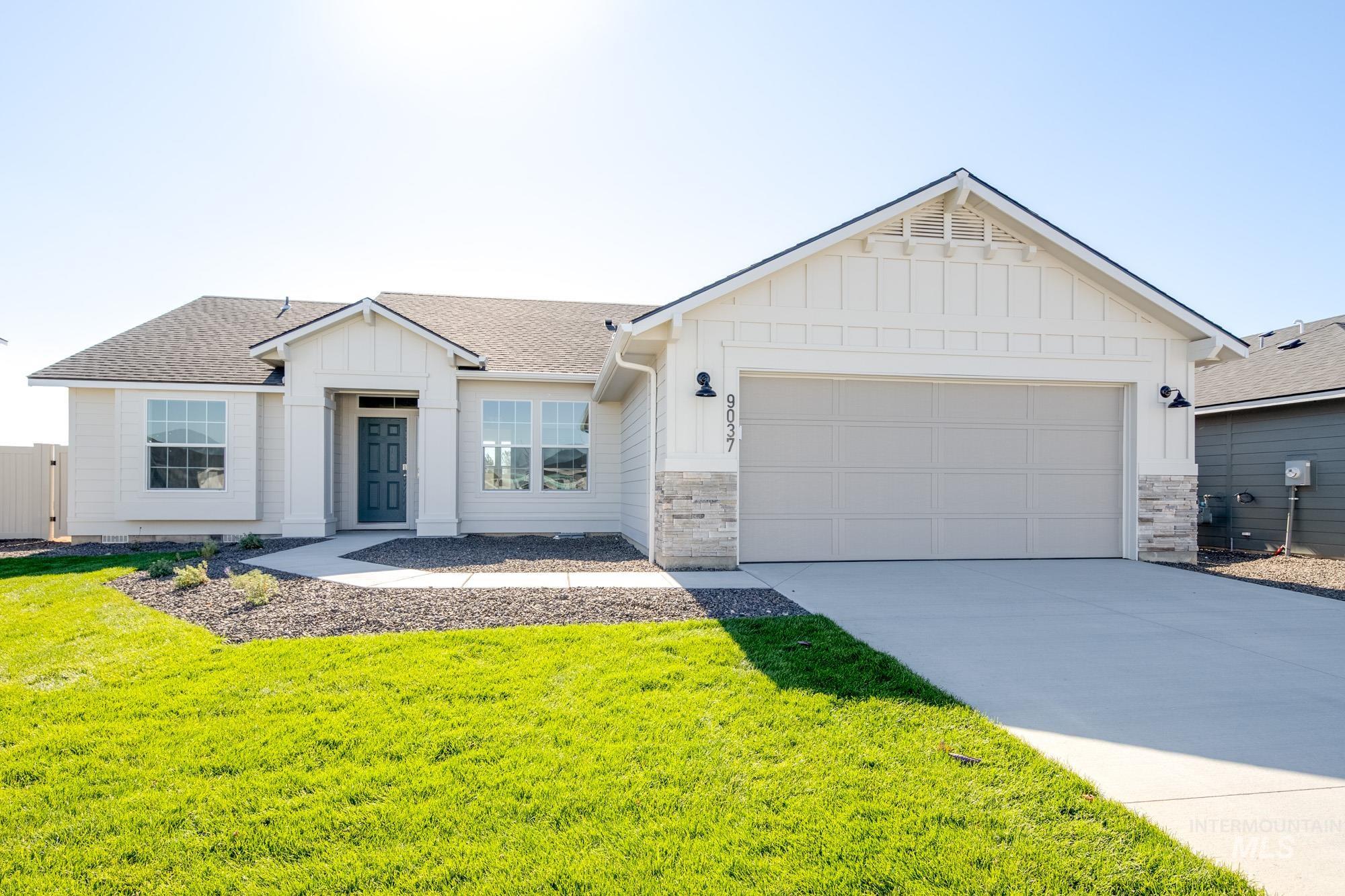 895 Thunderbolt St, Mountain Home, Idaho 83647, 4 Bedrooms, 2 Bathrooms, Residential For Sale, Price $394,990,MLS 98985567