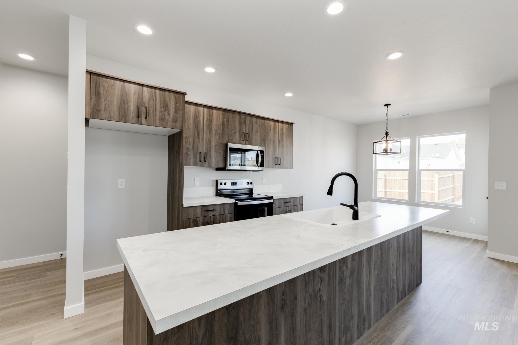 895 Thunderbolt St, Mountain Home, Idaho 83647, 4 Bedrooms, 2 Bathrooms, Residential For Sale, Price $394,990,MLS 98985567
