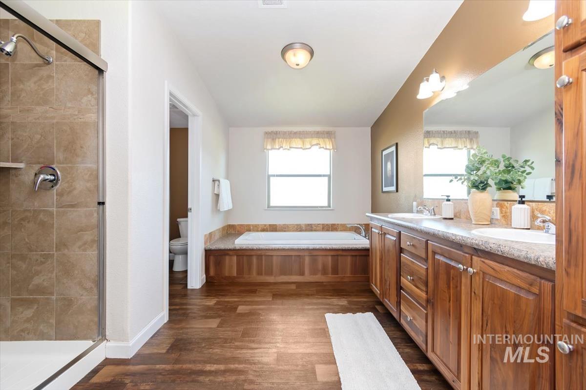 6240 E Locust Lane, Nampa, Idaho 83686, 4 Bedrooms, 2 Bathrooms, Residential For Sale, Price $510,000,MLS 98985572