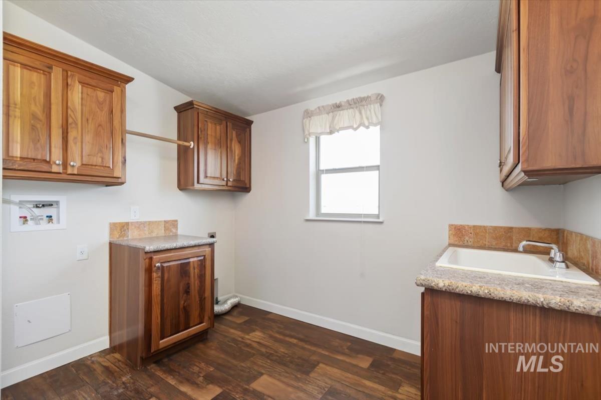 6240 E Locust Lane, Nampa, Idaho 83686, 4 Bedrooms, 2 Bathrooms, Residential For Sale, Price $510,000,MLS 98985572