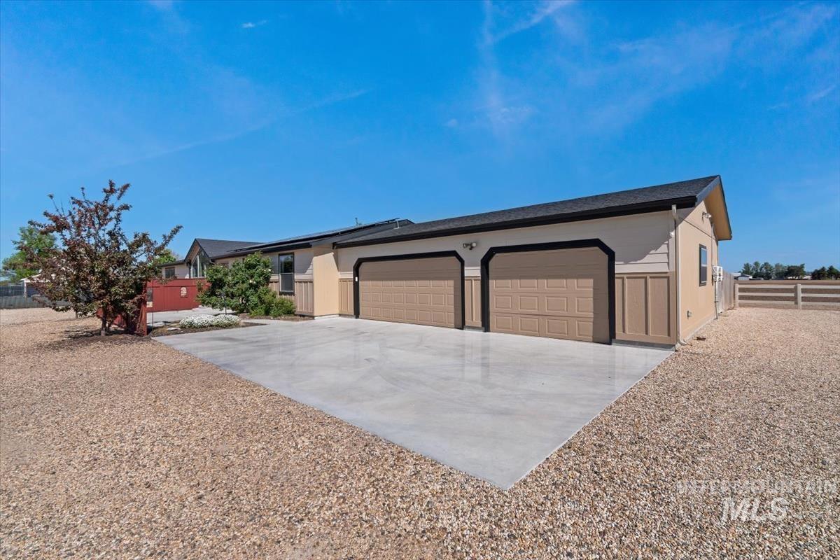 6240 E Locust Lane, Nampa, Idaho 83686, 4 Bedrooms, 2 Bathrooms, Residential For Sale, Price $510,000,MLS 98985572