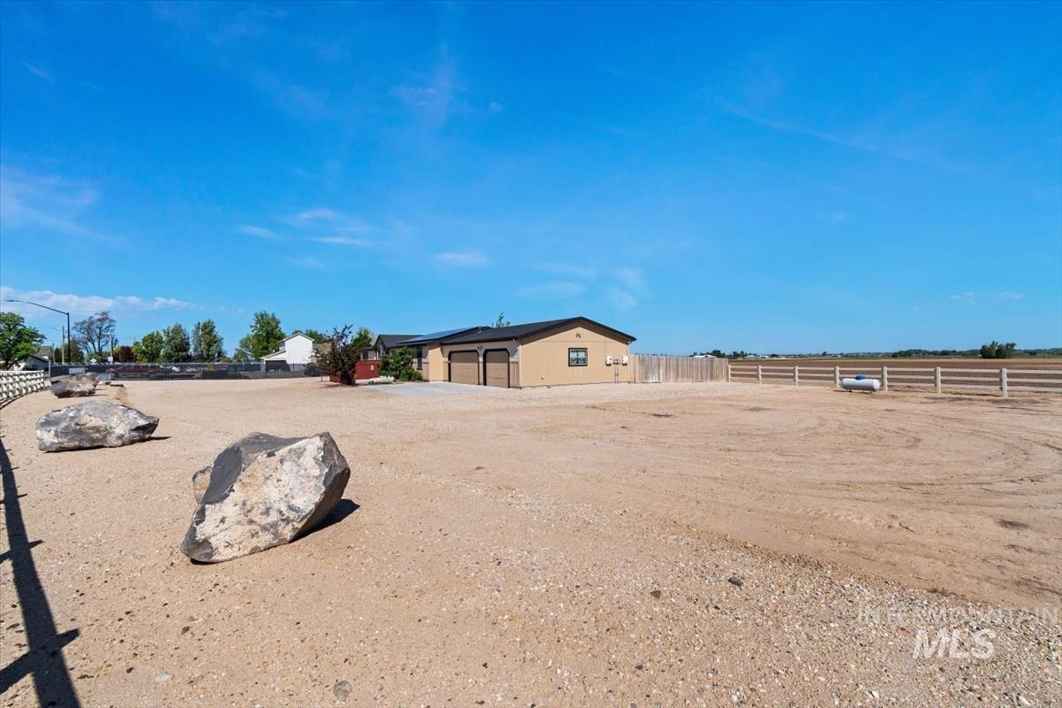 6240 E Locust Lane, Nampa, Idaho 83686, 4 Bedrooms, 2 Bathrooms, Residential For Sale, Price $510,000,MLS 98985572