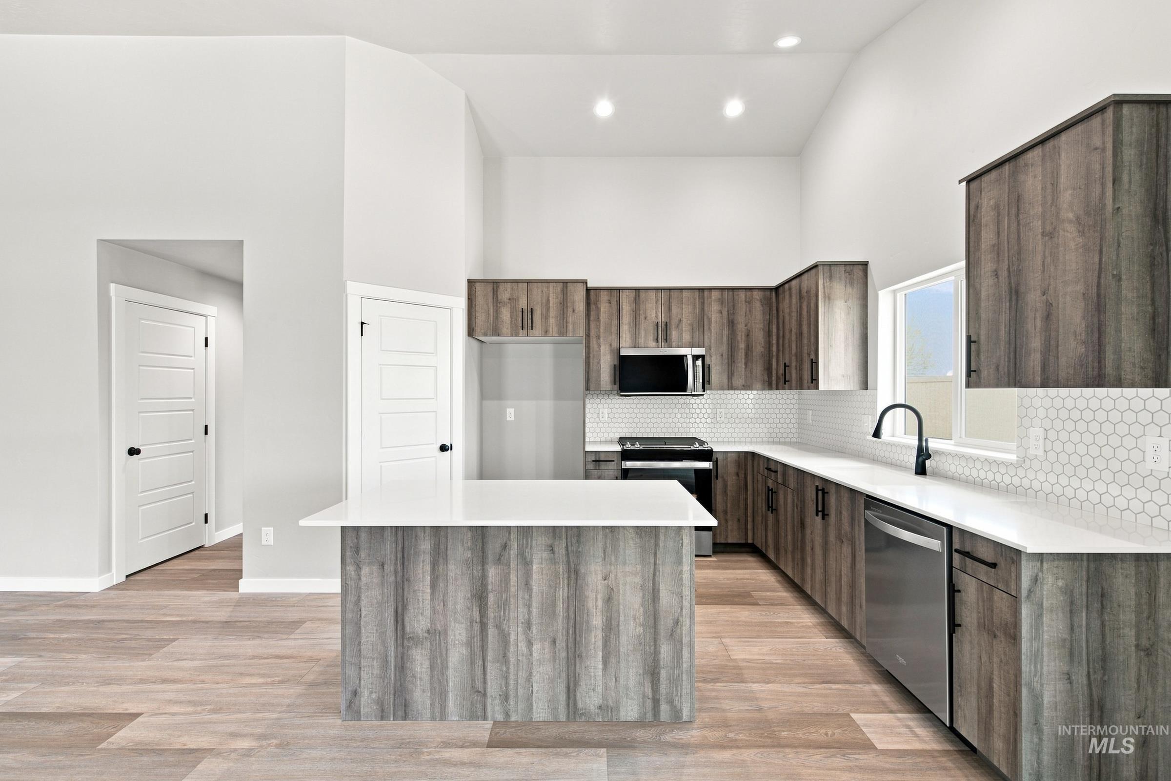 2199 S Border Way, Meridian, Idaho 83642, 4 Bedrooms, 2 Bathrooms, Residential For Sale, Price $526,990, 98985577