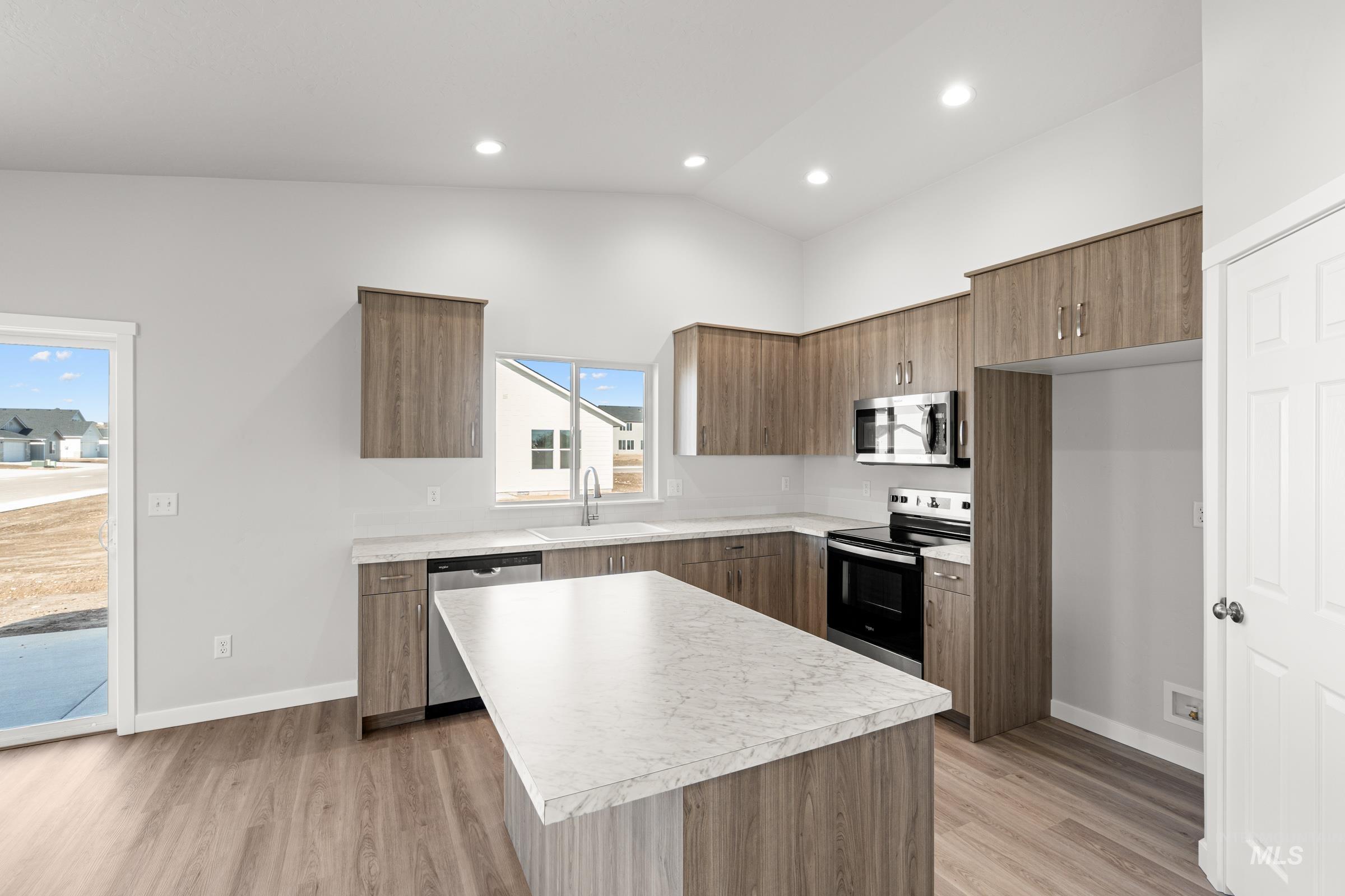 2199 S Border Way, Meridian, Idaho 83642, 4 Bedrooms, 2 Bathrooms, Residential For Sale, Price $529,990,MLS 98985577