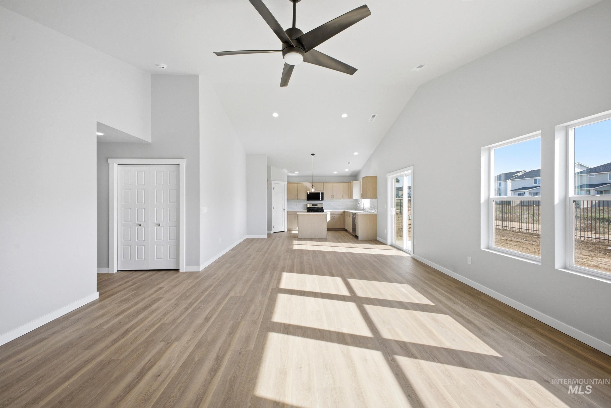 2079 S Border Way, Meridian, Idaho 83642, 4 Bedrooms, 2 Bathrooms, Residential For Sale, Price $549,990,MLS 98985578