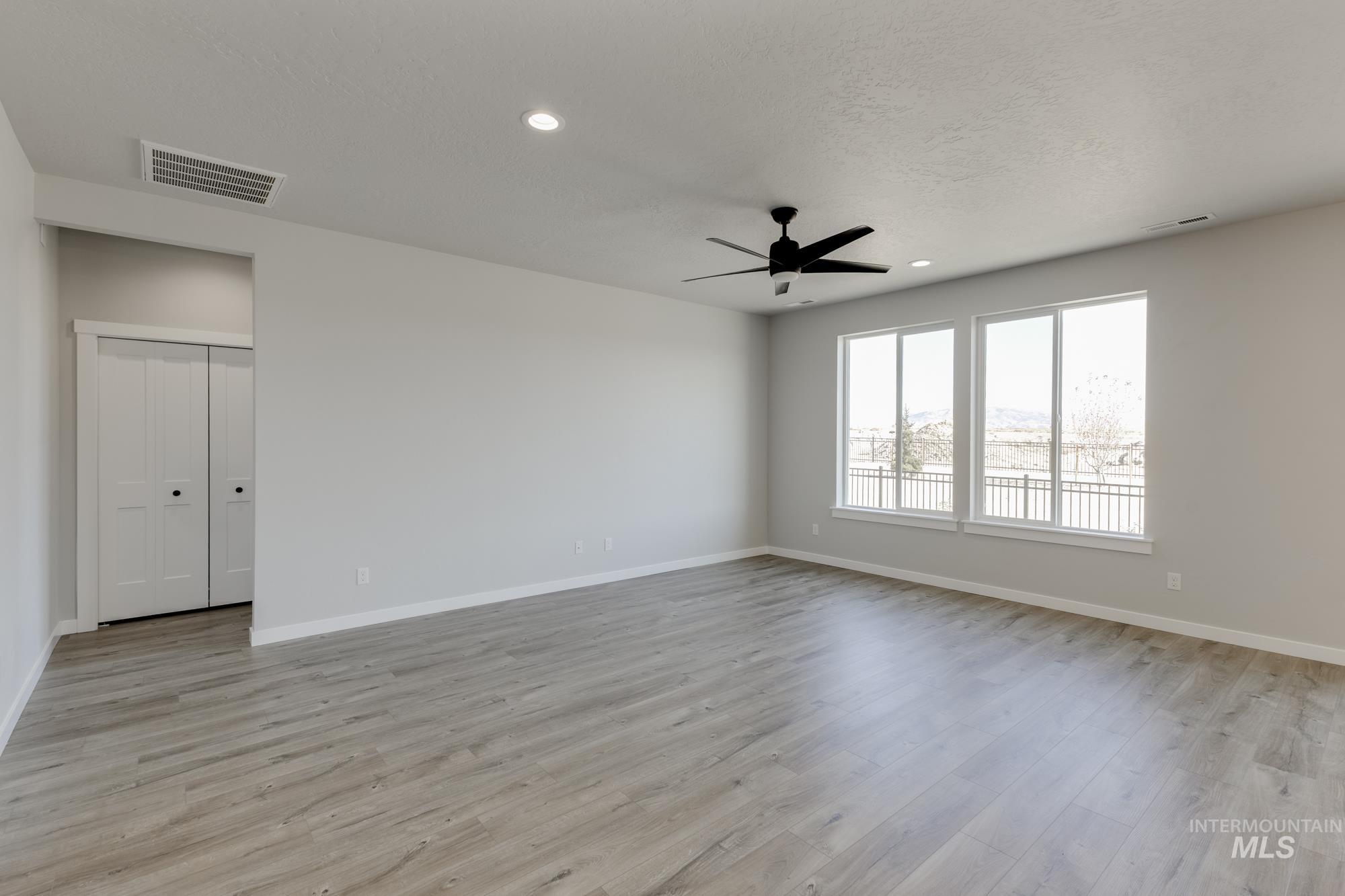 2103 S Border Way, Meridian, Idaho 83642, 3 Bedrooms, 2 Bathrooms, Residential For Sale, Price $505,990,MLS 98985582