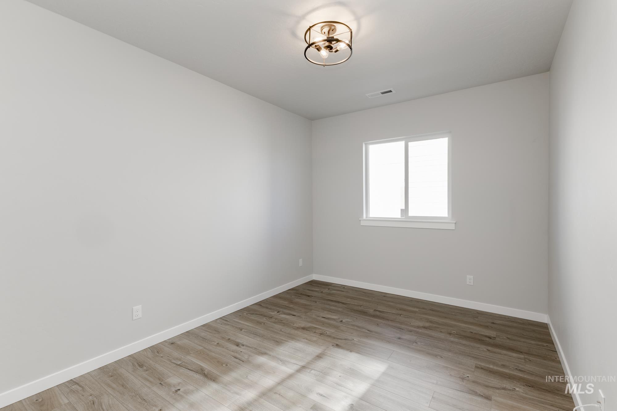 2103 S Border Way, Meridian, Idaho 83642, 3 Bedrooms, 2 Bathrooms, Residential For Sale, Price $505,990,MLS 98985582