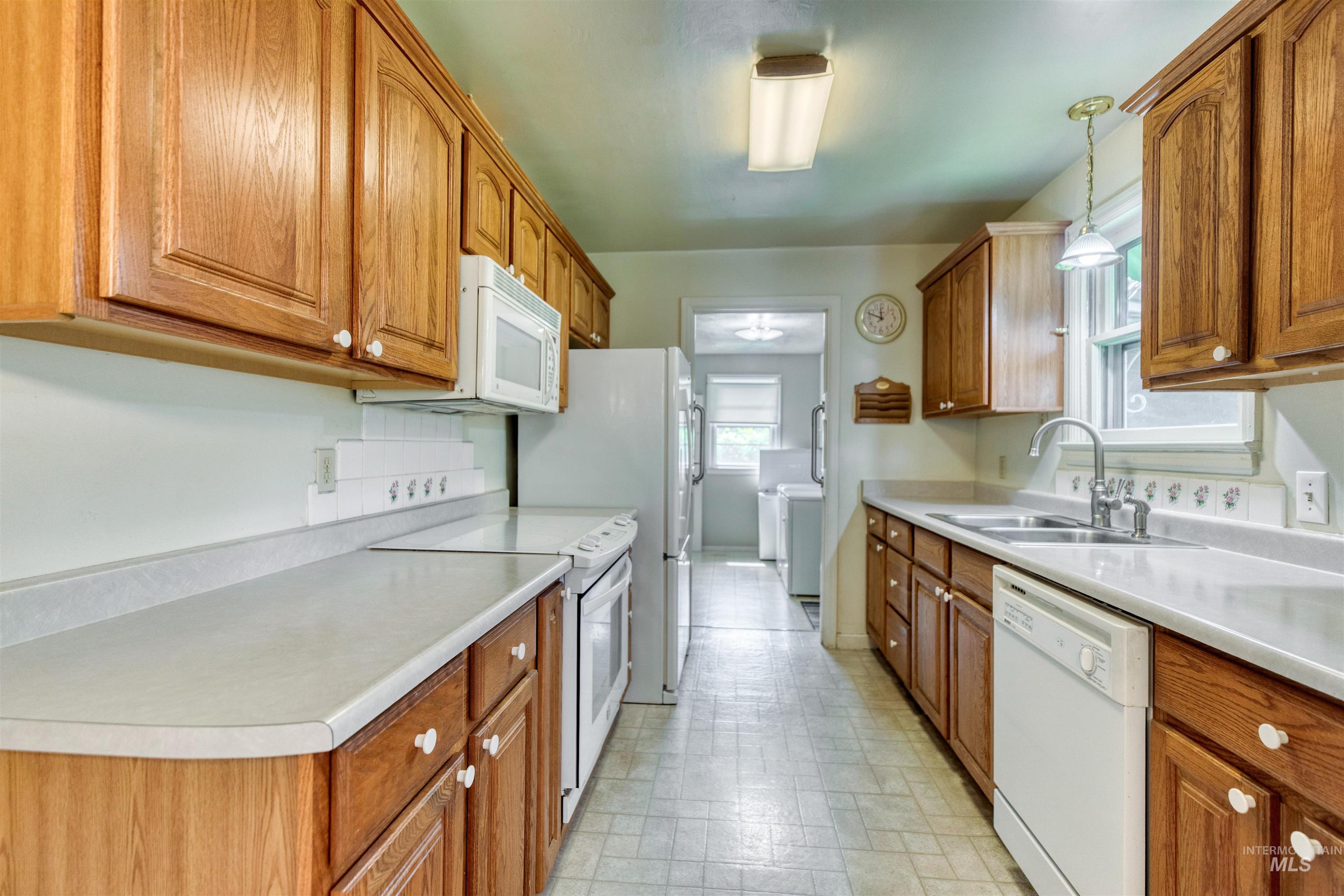 6517 W Fairfield Ave, Boise, Idaho 83709, 3 Bedrooms, 2 Bathrooms, Residential For Sale, Price $410,000,MLS 98985586