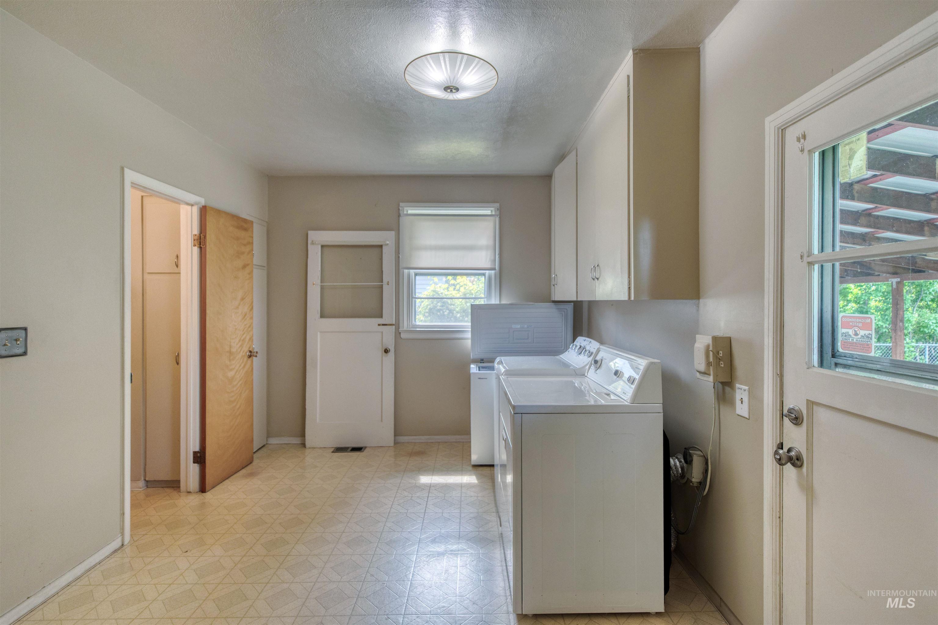 6517 W Fairfield Ave, Boise, Idaho 83709, 3 Bedrooms, 2 Bathrooms, Residential For Sale, Price $410,000,MLS 98985586