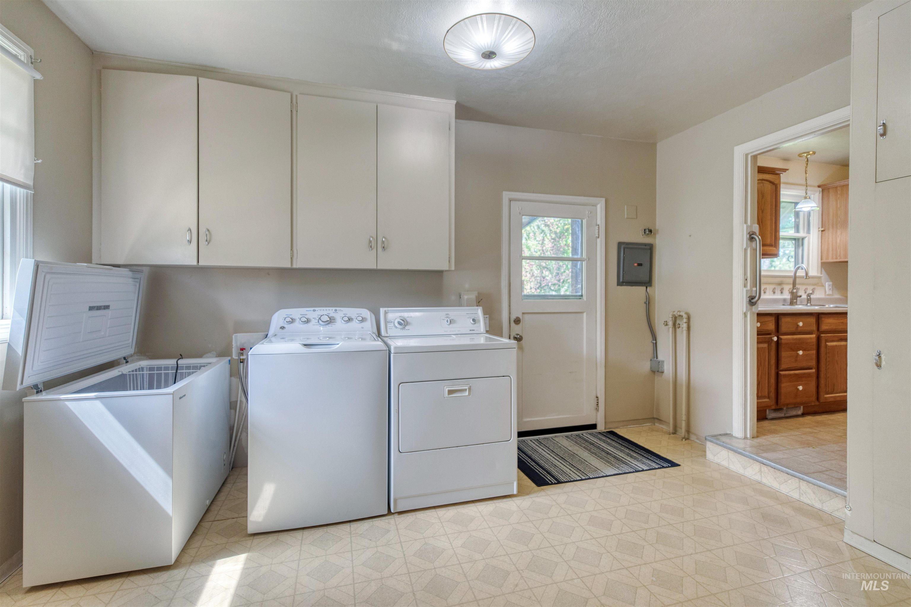 6517 W Fairfield Ave, Boise, Idaho 83709, 3 Bedrooms, 2 Bathrooms, Residential For Sale, Price $410,000,MLS 98985586