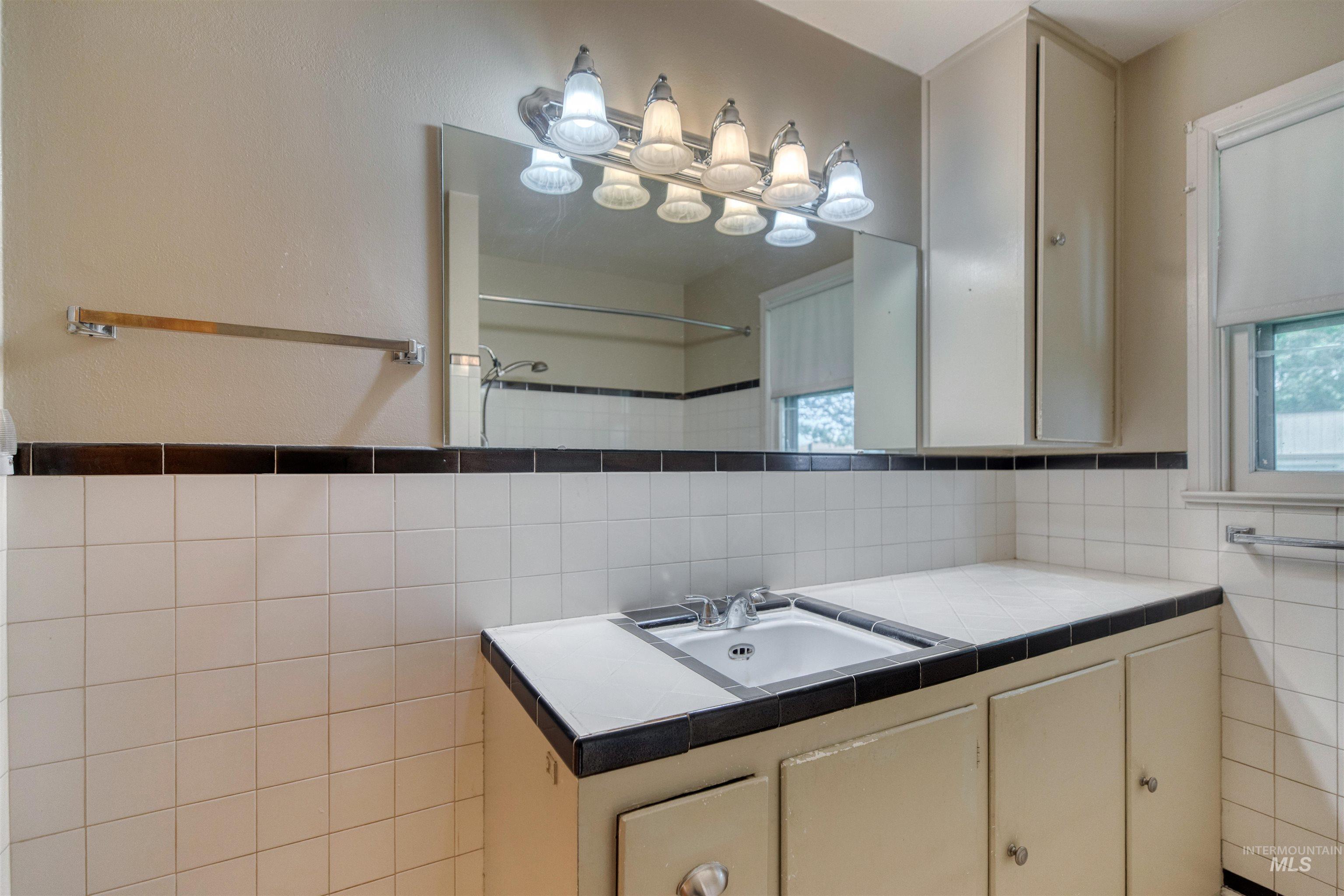 6517 W Fairfield Ave, Boise, Idaho 83709, 3 Bedrooms, 2 Bathrooms, Residential For Sale, Price $410,000,MLS 98985586