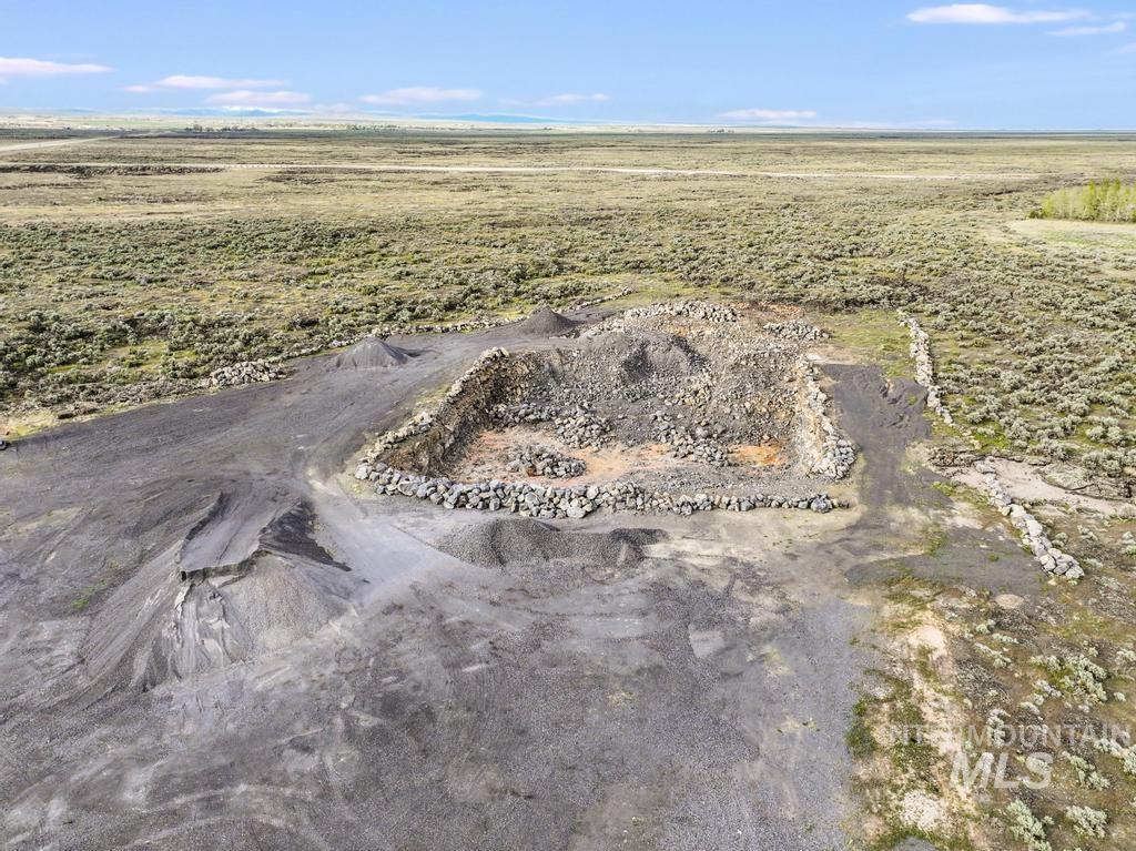 146 N Hwy 75, Shoshone, Idaho 83352, Business/Commercial For Sale, Price $375,000,MLS 98985588