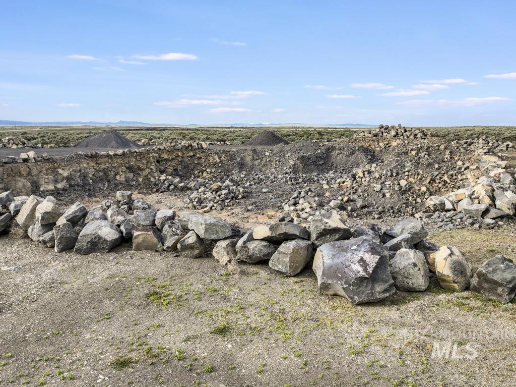 146 N Hwy 75, Shoshone, Idaho 83352, Business/Commercial For Sale, Price $375,000,MLS 98985588