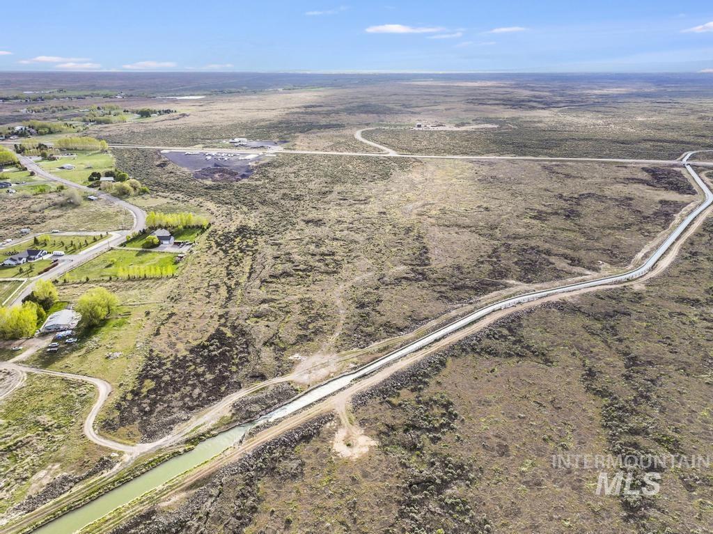 146 N Hwy 75, Shoshone, Idaho 83352, Business/Commercial For Sale, Price $375,000,MLS 98985588