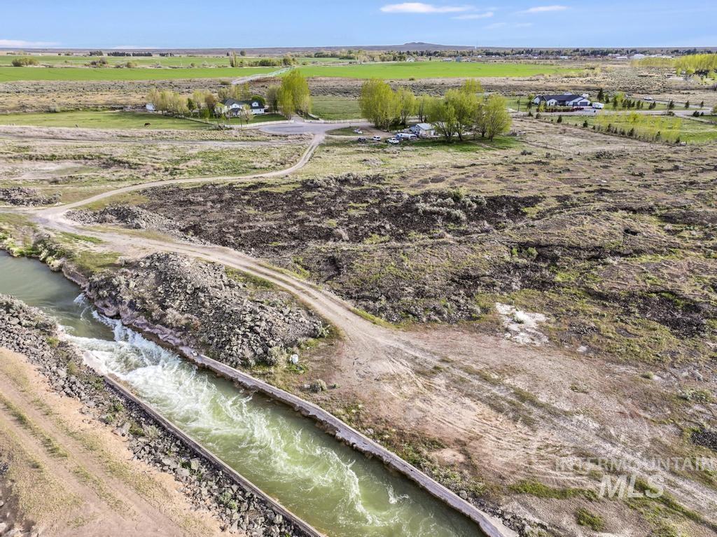 146 N Hwy 75, Shoshone, Idaho 83352, Business/Commercial For Sale, Price $375,000,MLS 98985588