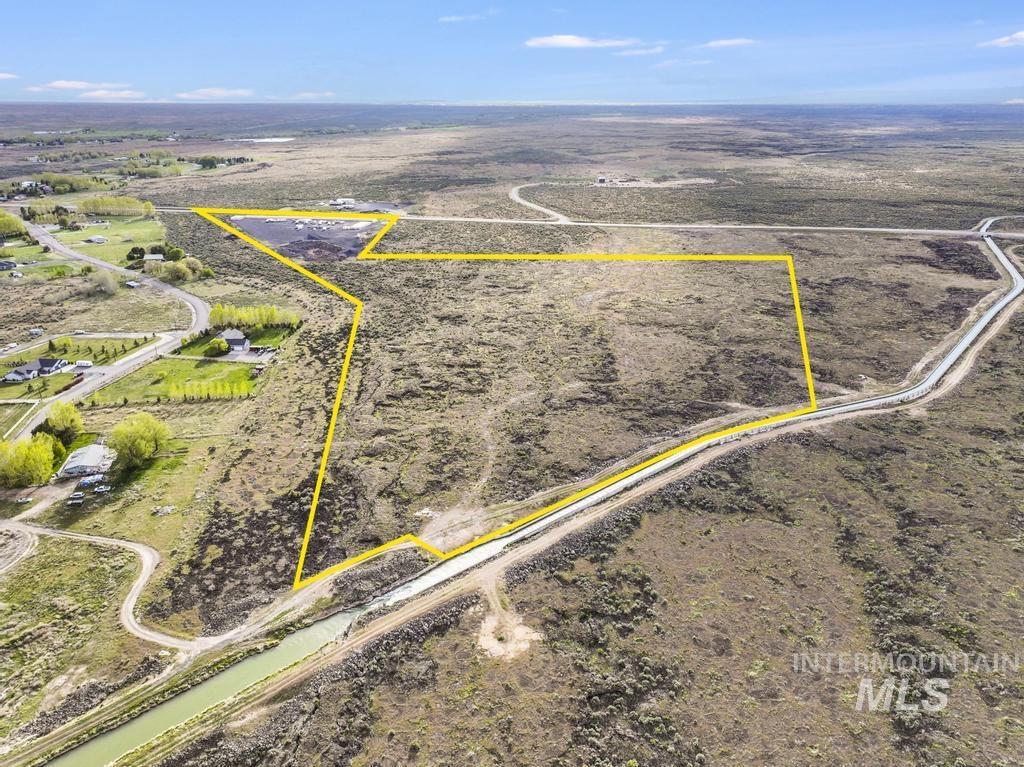 146 N Hwy 75, Shoshone, Idaho 83352, Business/Commercial For Sale, Price $375,000,MLS 98985588