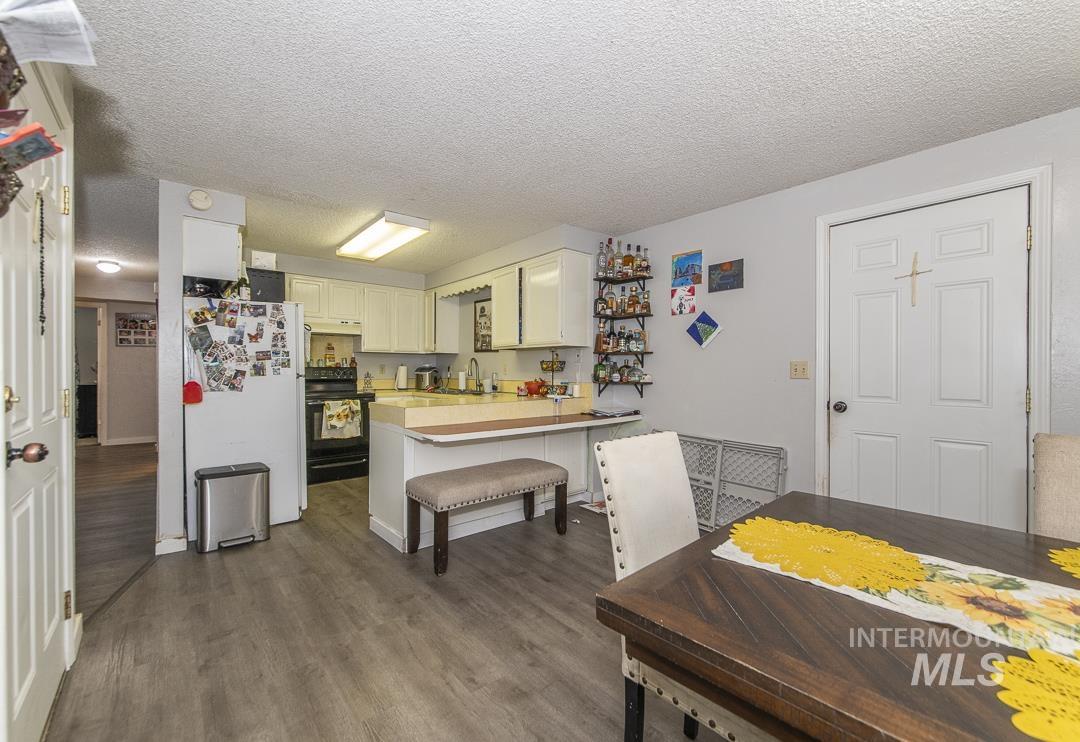 1824 Poplar St., Caldwell, Idaho 83605, 3 Bedrooms, 1.5 Bathrooms, Residential Income For Sale, Price $549,900,MLS 98985590