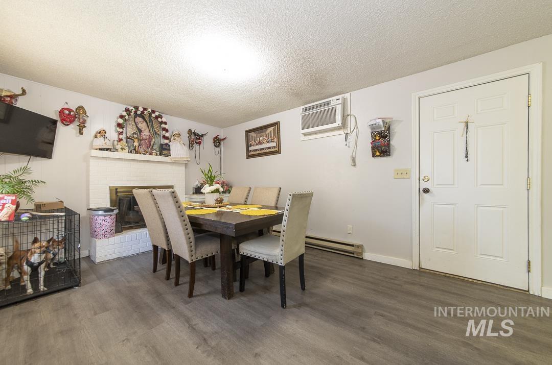 1824 Poplar St., Caldwell, Idaho 83605, 3 Bedrooms, 1.5 Bathrooms, Residential Income For Sale, Price $549,900,MLS 98985590