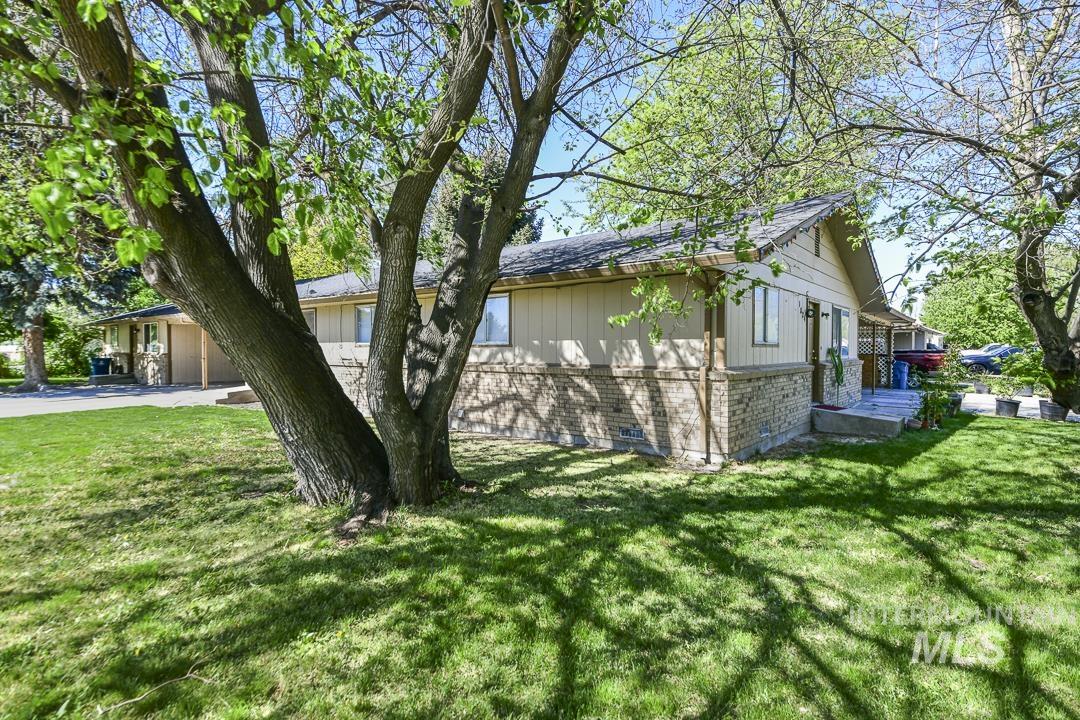 1824 Poplar St., Caldwell, Idaho 83605, 3 Bedrooms, 1.5 Bathrooms, Residential Income For Sale, Price $549,900,MLS 98985590