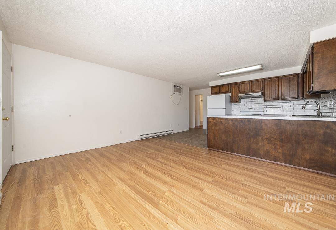 1824 Poplar St., Caldwell, Idaho 83605, 3 Bedrooms, 1.5 Bathrooms, Residential Income For Sale, Price $549,900,MLS 98985590