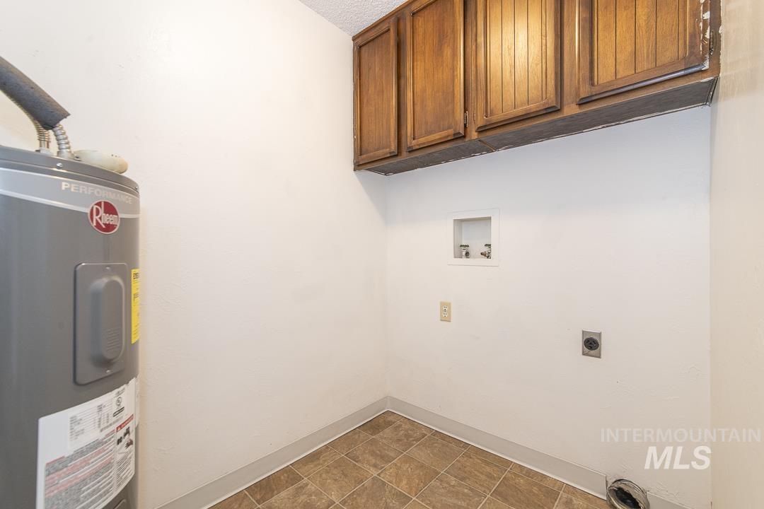 1824 Poplar St., Caldwell, Idaho 83605, 3 Bedrooms, 1.5 Bathrooms, Residential Income For Sale, Price $549,900,MLS 98985590