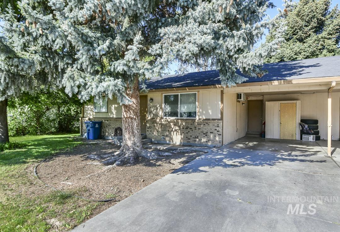 1824 Poplar St., Caldwell, Idaho 83605, 3 Bedrooms, 1.5 Bathrooms, Residential Income For Sale, Price $549,900,MLS 98985590