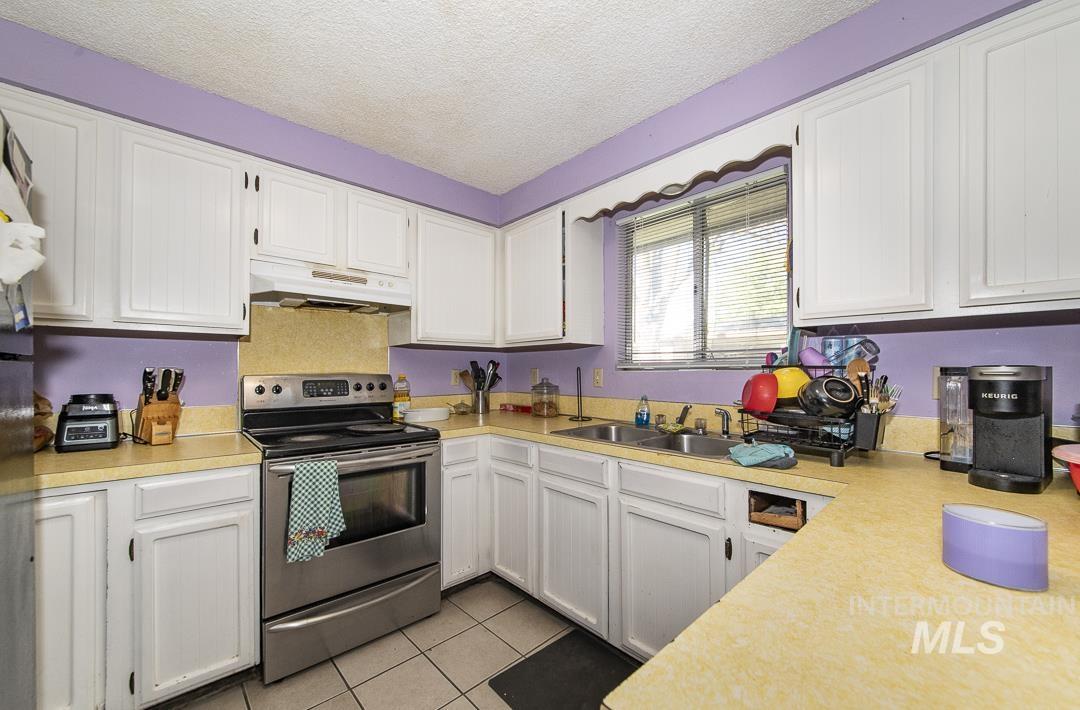 1824 Poplar St., Caldwell, Idaho 83605, 3 Bedrooms, 1.5 Bathrooms, Residential Income For Sale, Price $549,900,MLS 98985590