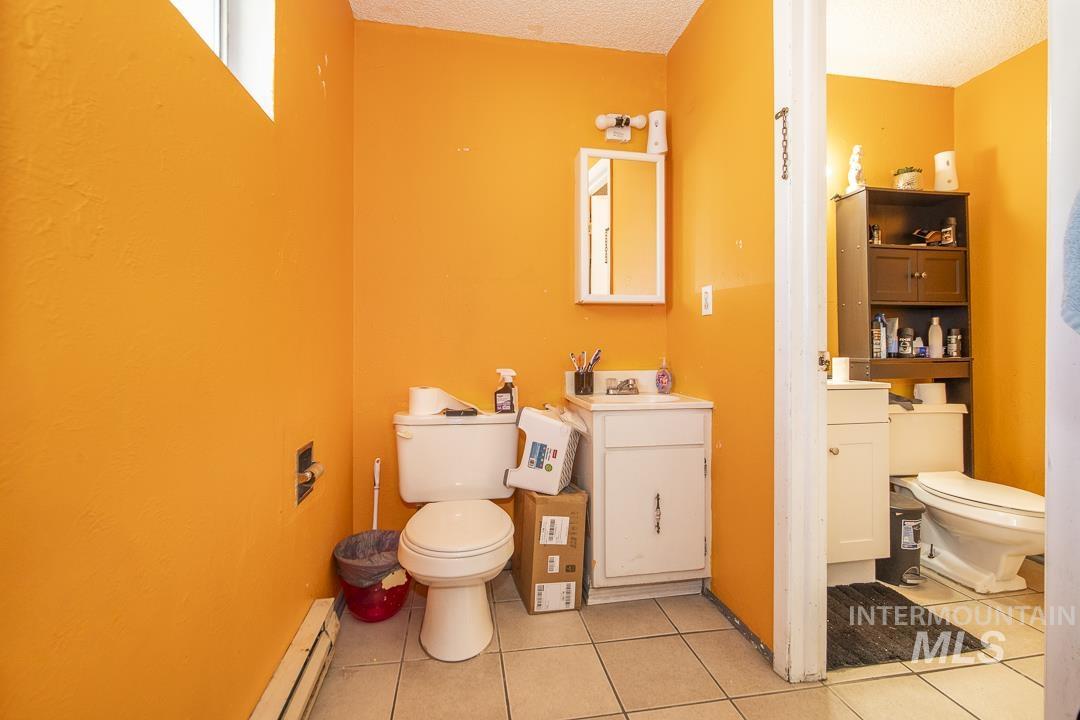 1824 Poplar St., Caldwell, Idaho 83605, 3 Bedrooms, 1.5 Bathrooms, Residential Income For Sale, Price $549,900,MLS 98985590