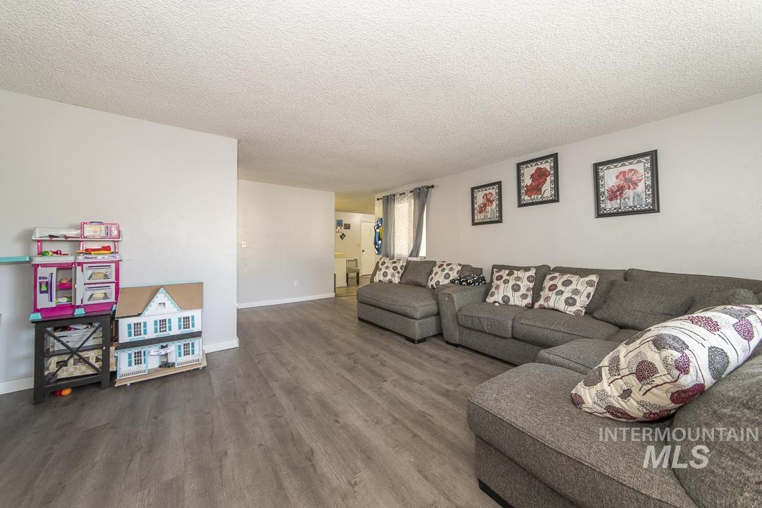 1824 Poplar St., Caldwell, Idaho 83605, 3 Bedrooms, 1.5 Bathrooms, Residential Income For Sale, Price $549,900,MLS 98985590