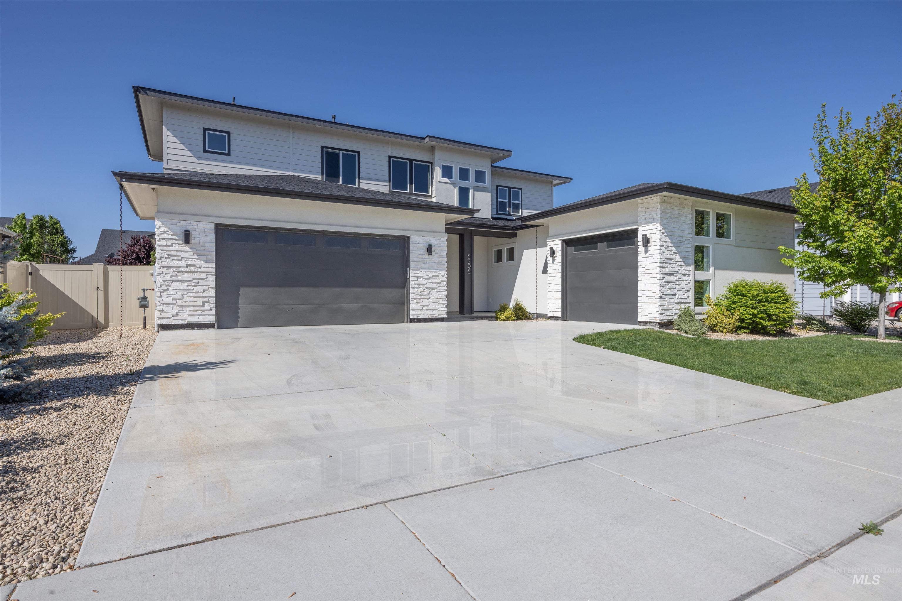 5295 S Mesa Trail Way, Meridian, Idaho 83642, 4 Bedrooms, 3.5 Bathrooms, Residential For Sale, Price $980,000,MLS 98985593