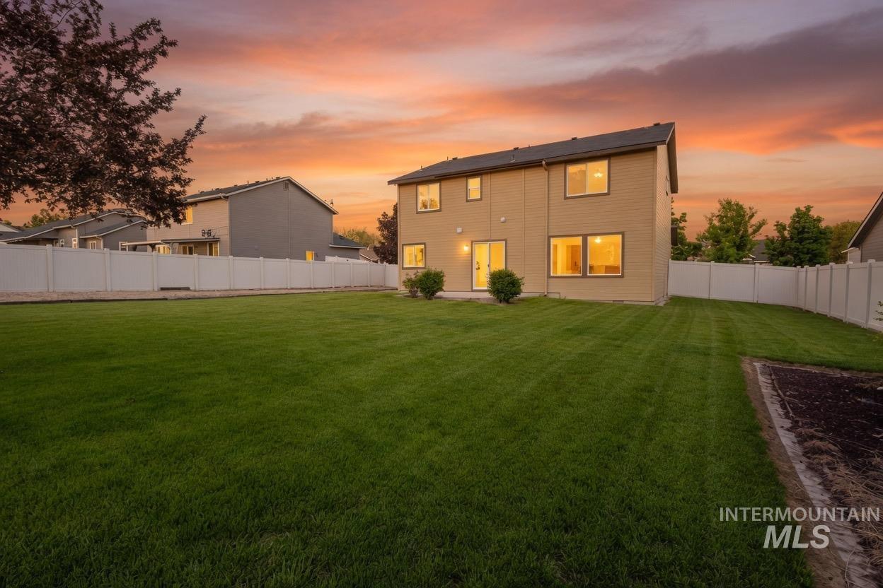 14253 Moreno Dr., Caldwell, Idaho 83607, 4 Bedrooms, 2.5 Bathrooms, Residential For Sale, Price $434,900,MLS 98985595
