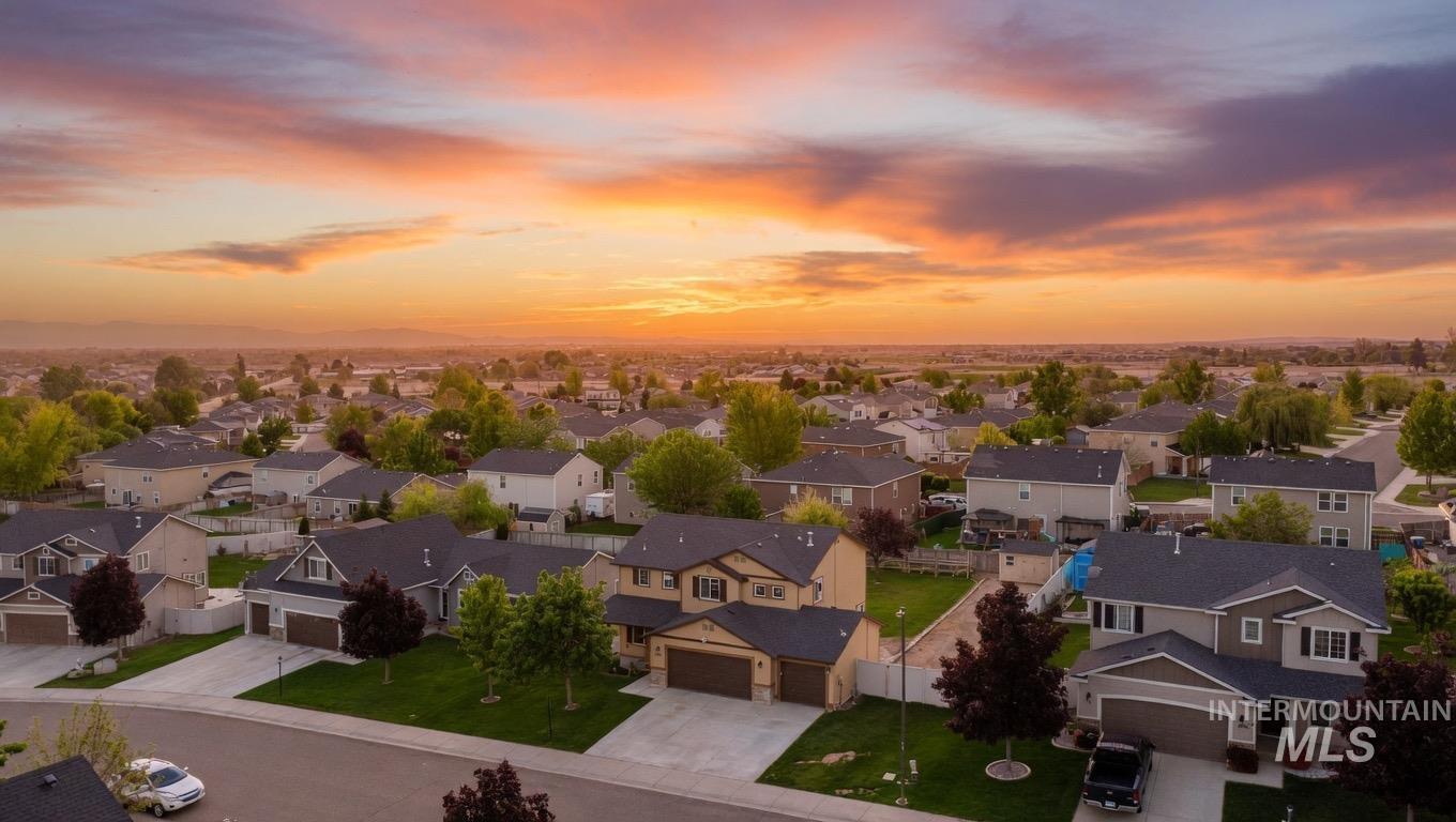 14253 Moreno Dr., Caldwell, Idaho 83607, 4 Bedrooms, 2.5 Bathrooms, Residential For Sale, Price $434,900,MLS 98985595