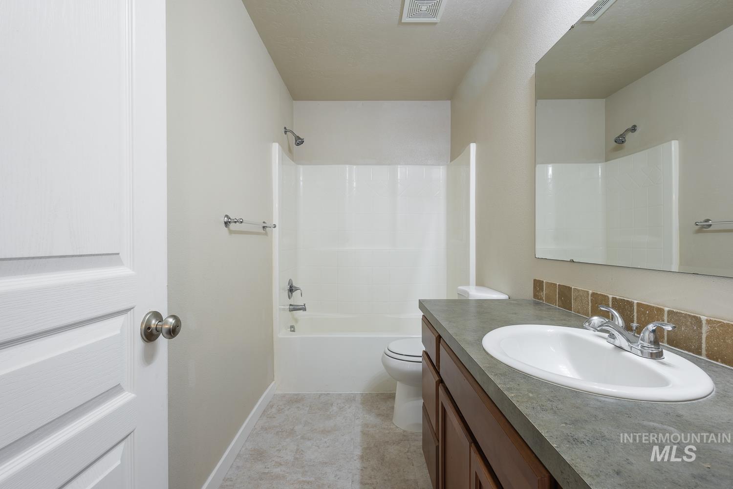 14253 Moreno Dr., Caldwell, Idaho 83607, 4 Bedrooms, 2.5 Bathrooms, Residential For Sale, Price $434,900,MLS 98985595