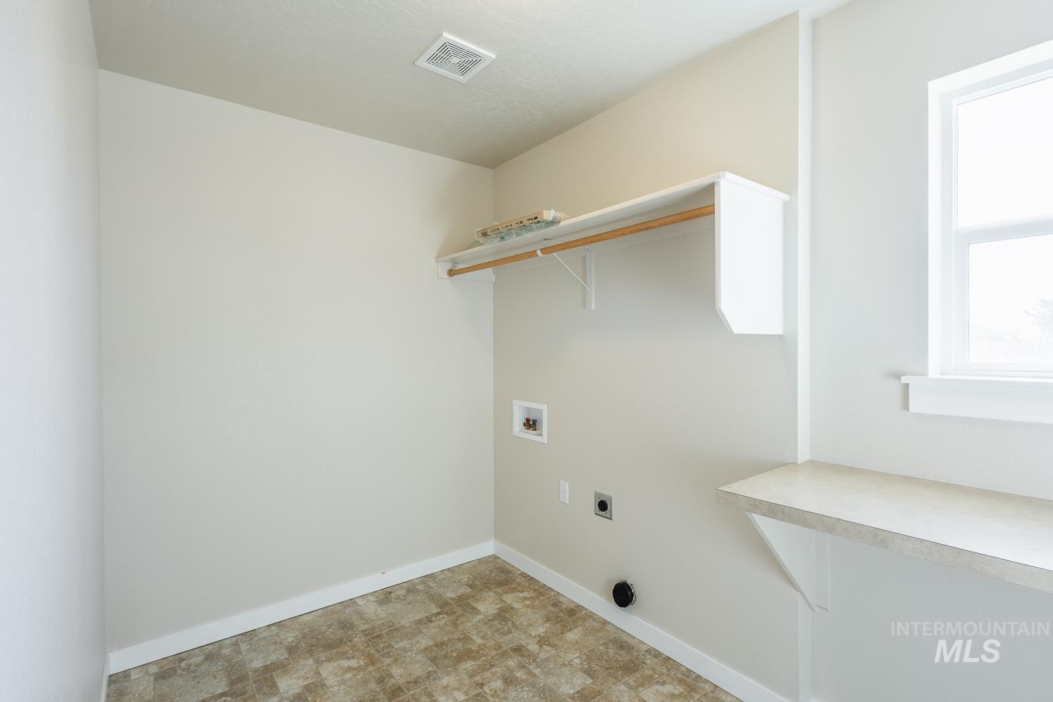 14253 Moreno Dr., Caldwell, Idaho 83607, 4 Bedrooms, 2.5 Bathrooms, Residential For Sale, Price $434,900,MLS 98985595