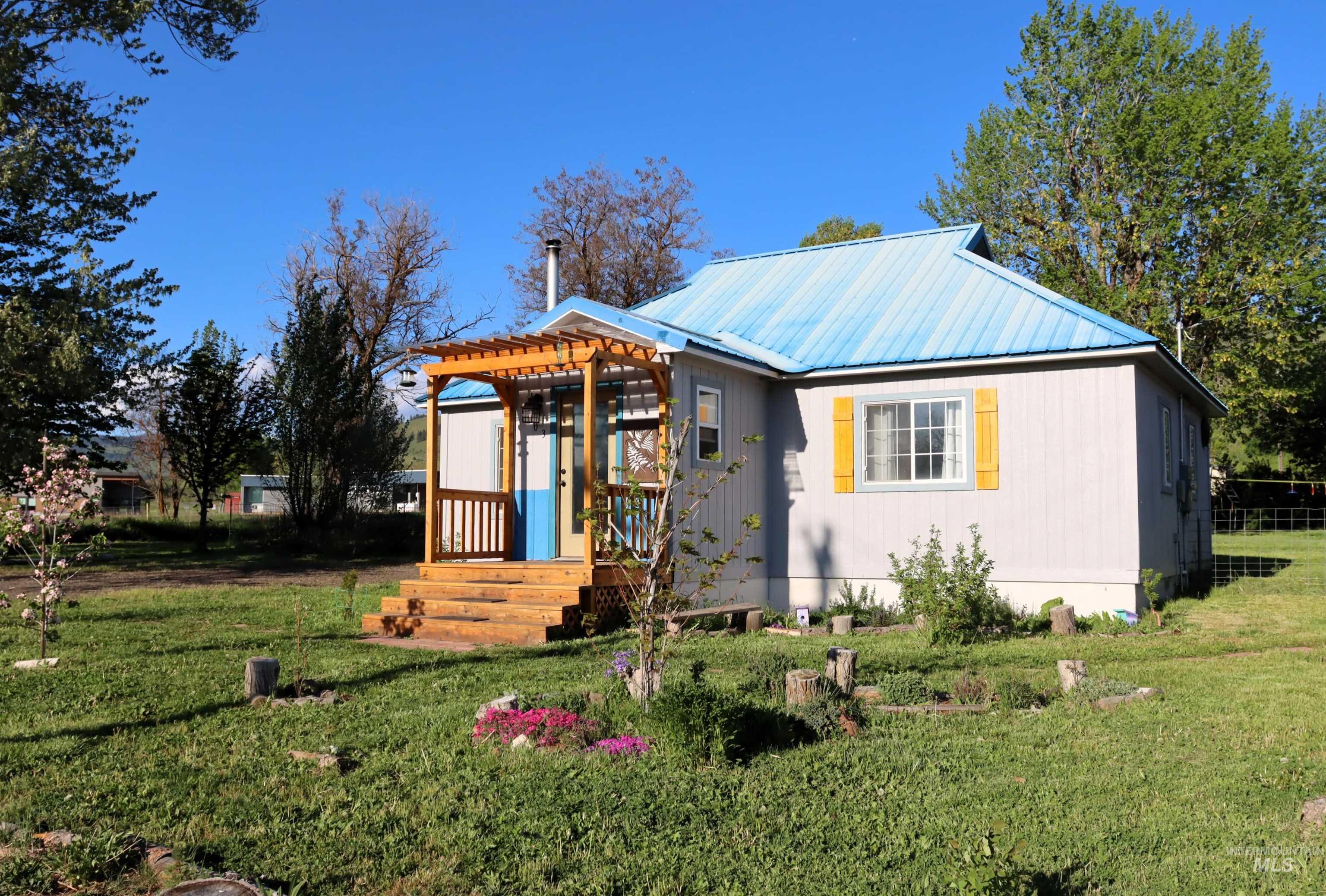 203 N Berkley, Council, Idaho 83612, 2 Bedrooms, 1 Bathroom, Residential For Sale, Price $277,500,MLS 98985596