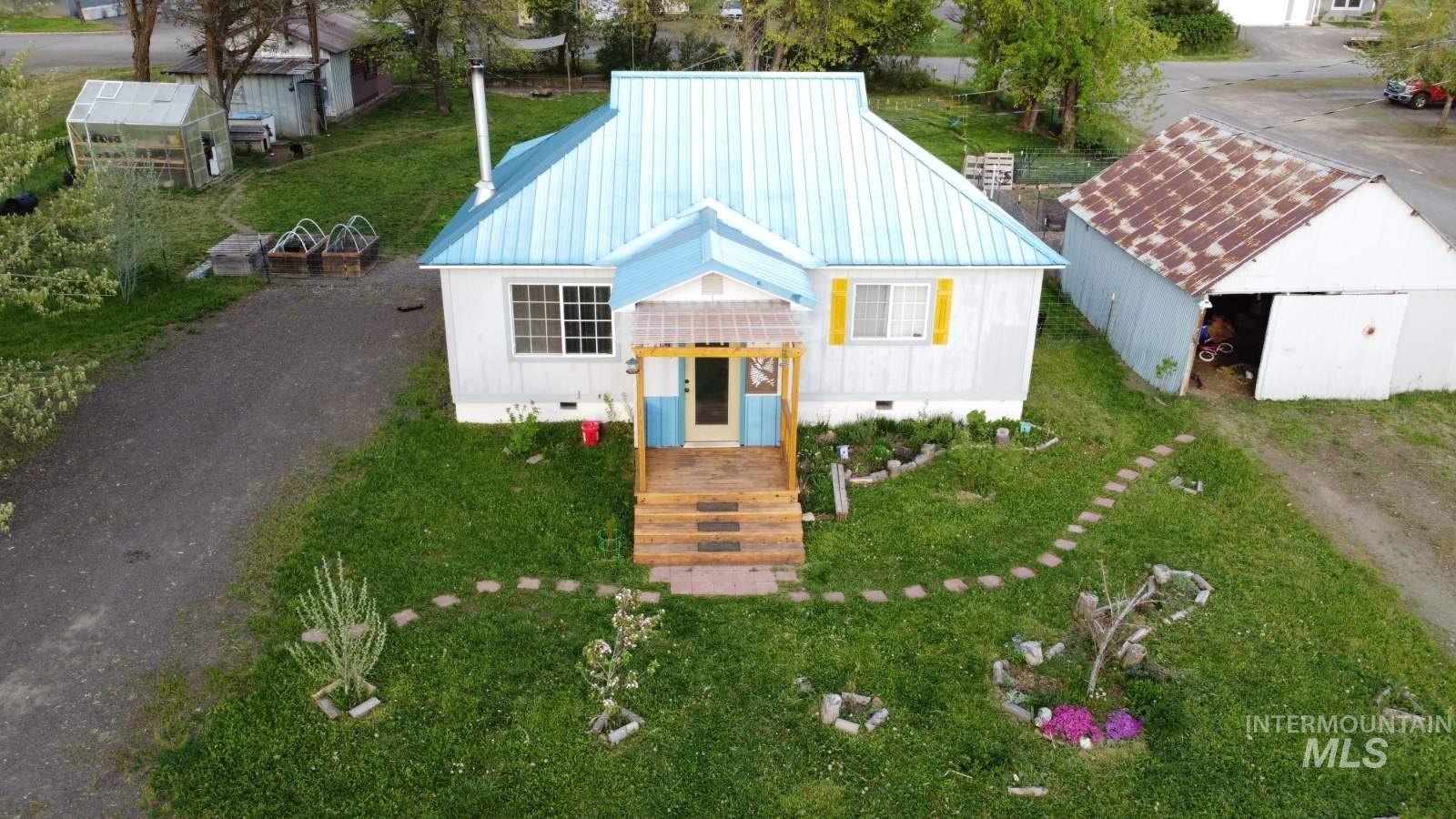 203 N Berkley, Council, Idaho 83612, 2 Bedrooms, 1 Bathroom, Residential For Sale, Price $277,500,MLS 98985596